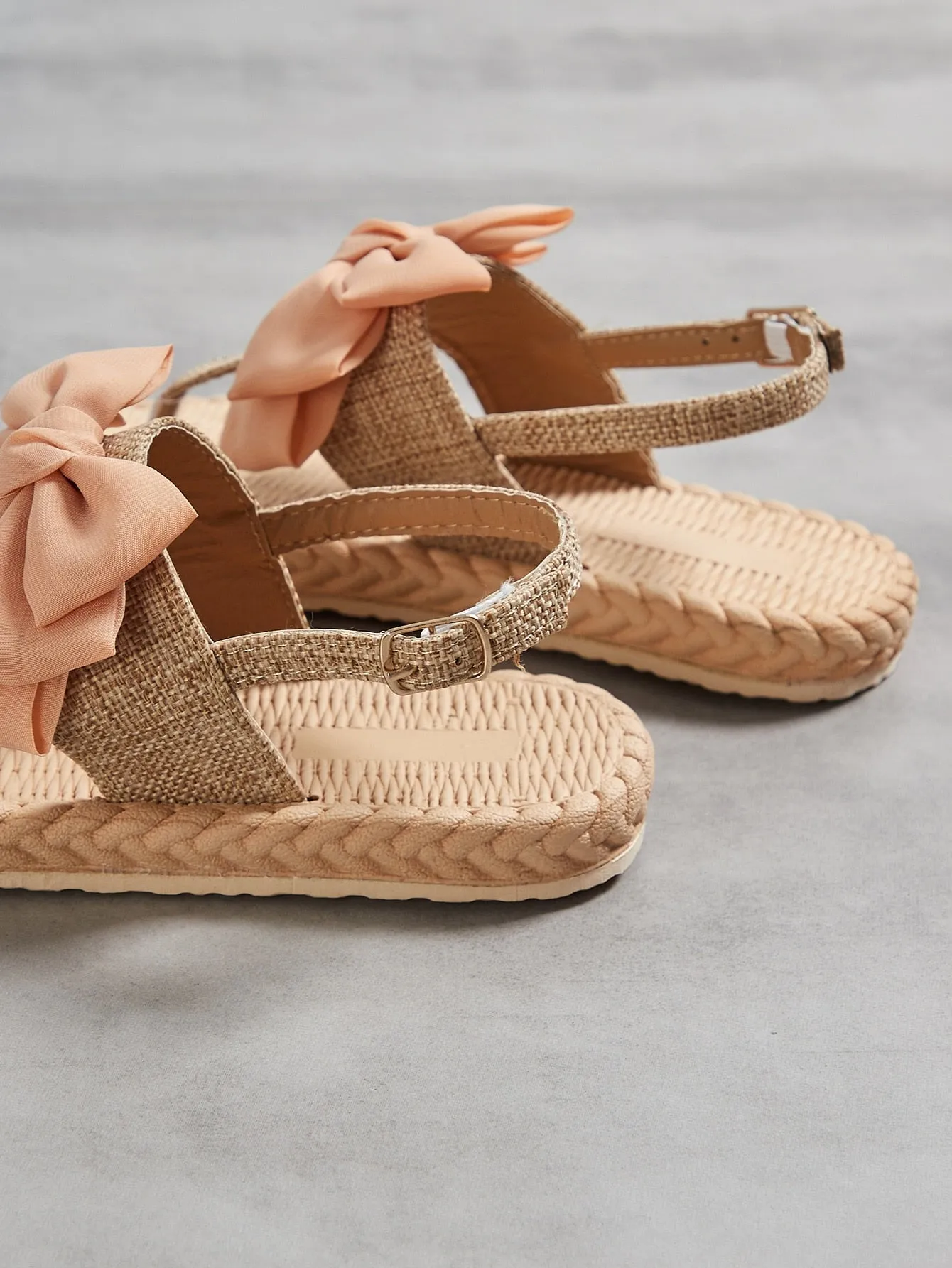 1 Pair Solid Color Bow-Knot Embellished Fashionable Flat Sandals
