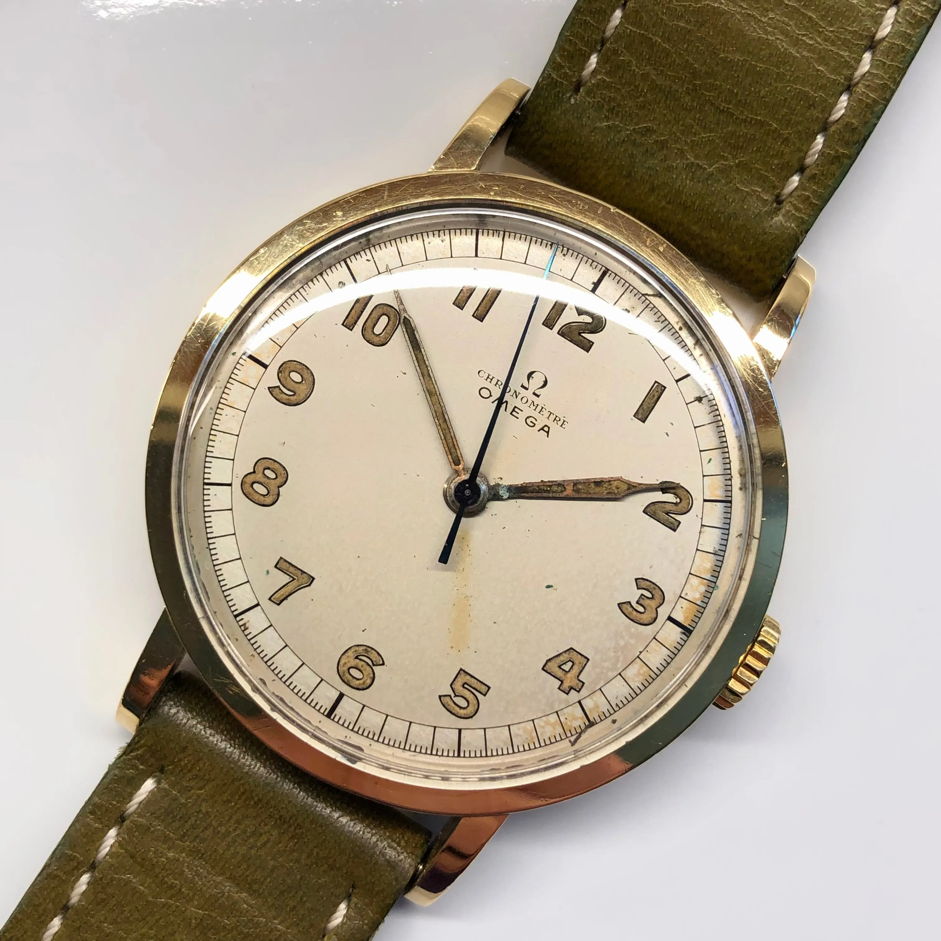1944 Omega Chronometre 30T2 SC 18K Yellow Gold 35.5mm Original Sector Dial Radium Wristwatch