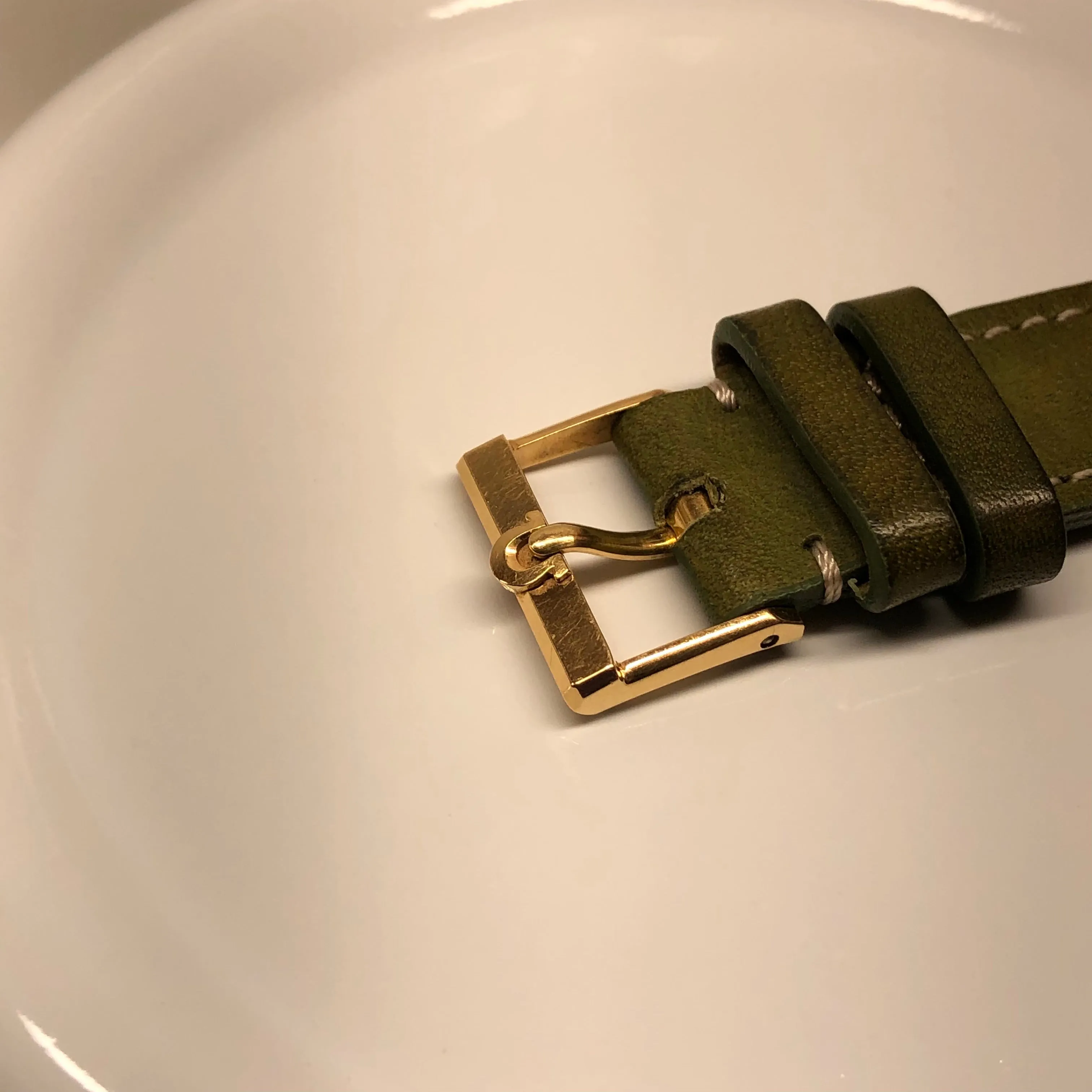 1944 Omega Chronometre 30T2 SC 18K Yellow Gold 35.5mm Original Sector Dial Radium Wristwatch
