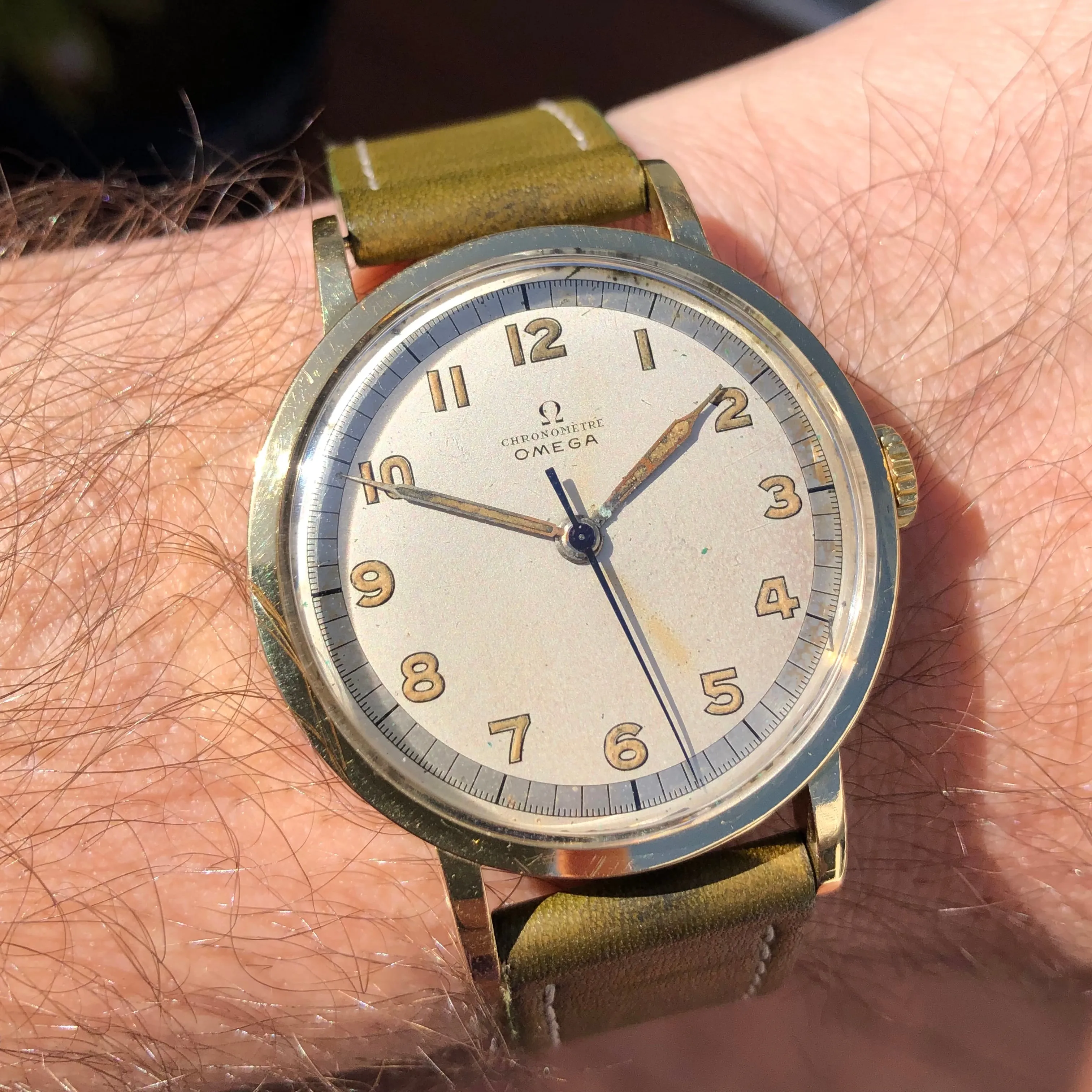 1944 Omega Chronometre 30T2 SC 18K Yellow Gold 35.5mm Original Sector Dial Radium Wristwatch
