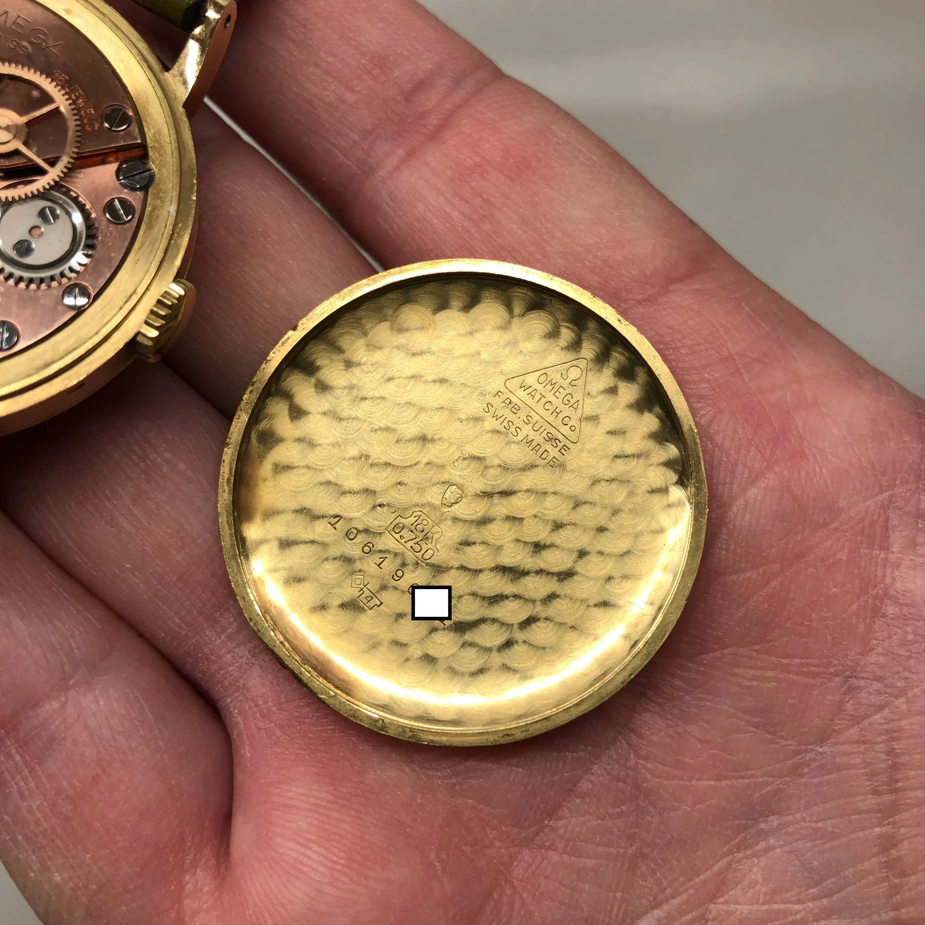 1944 Omega Chronometre 30T2 SC 18K Yellow Gold 35.5mm Original Sector Dial Radium Wristwatch