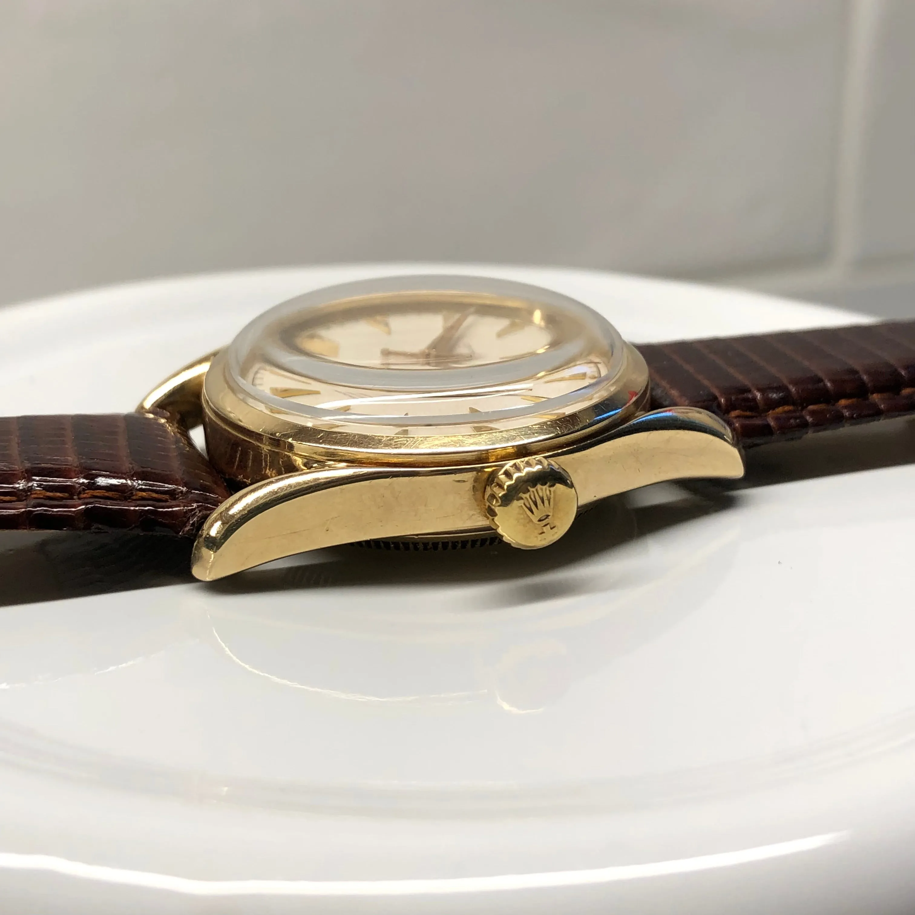1952 Rolex Bombay 6090 Oyster Perpetual 14K Yellow Gold Red “Officially” Original Dial Wristwatch