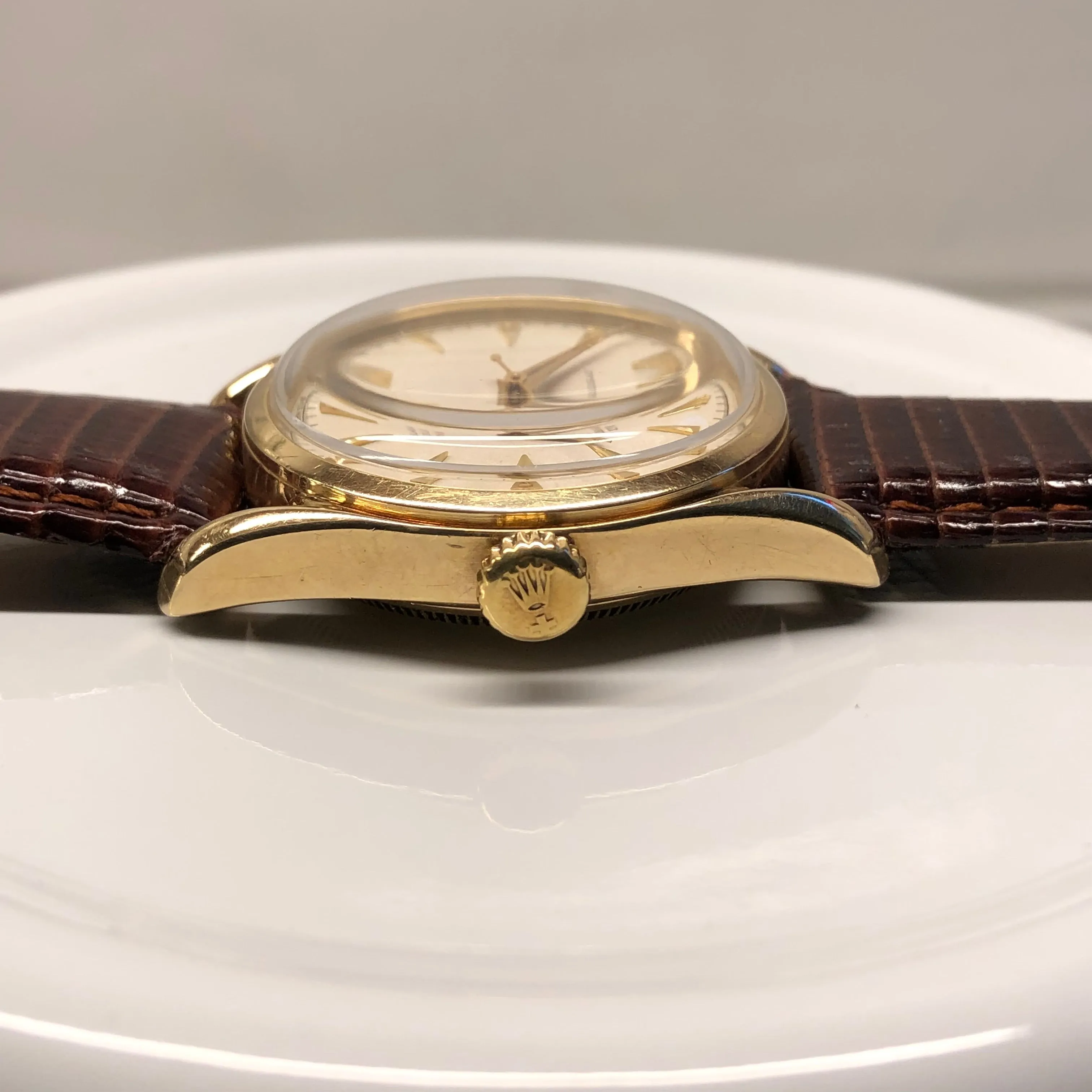 1952 Rolex Bombay 6090 Oyster Perpetual 14K Yellow Gold Red “Officially” Original Dial Wristwatch