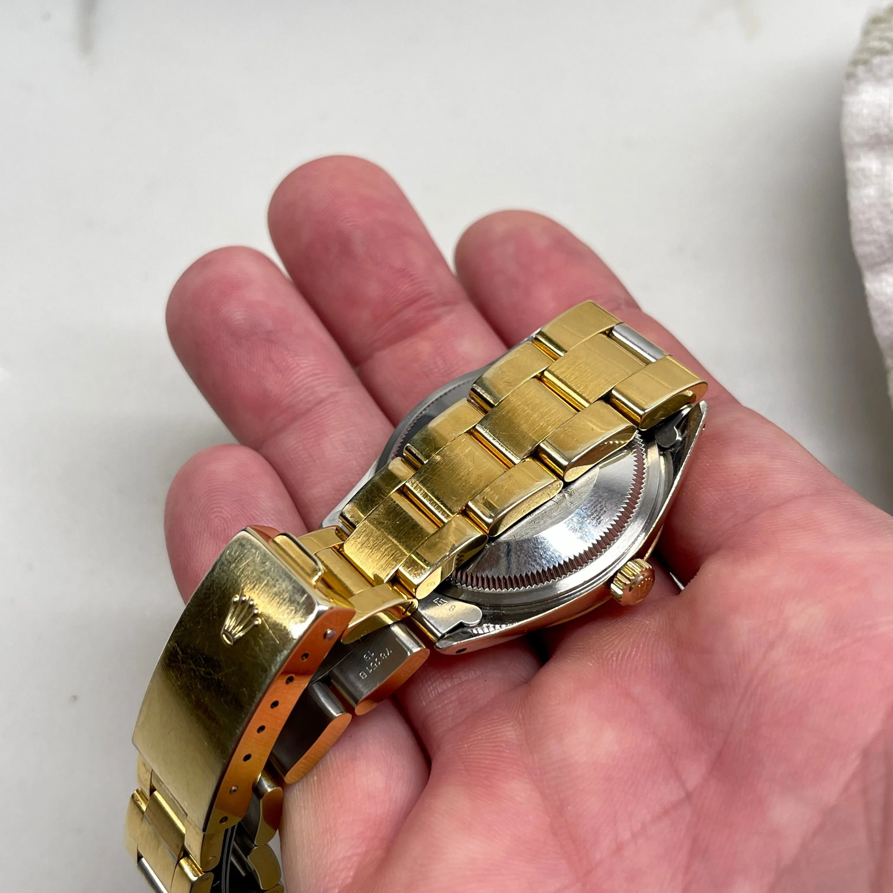 1970 Vintage Rolex Oyster Perpetual Date 1550 Silver Stick Cal. 1570 Automatic Gold Shell Wristwatch