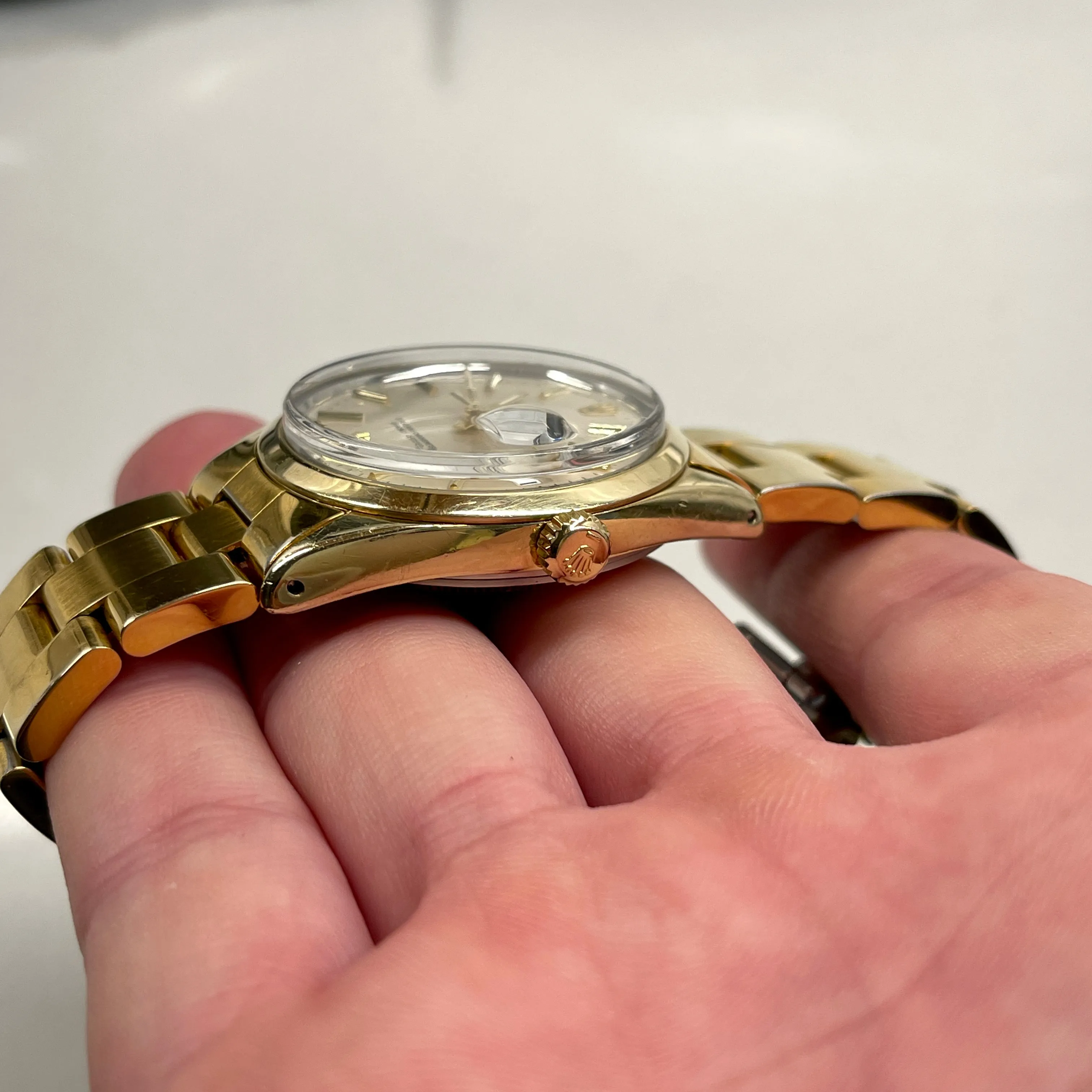 1970 Vintage Rolex Oyster Perpetual Date 1550 Silver Stick Cal. 1570 Automatic Gold Shell Wristwatch