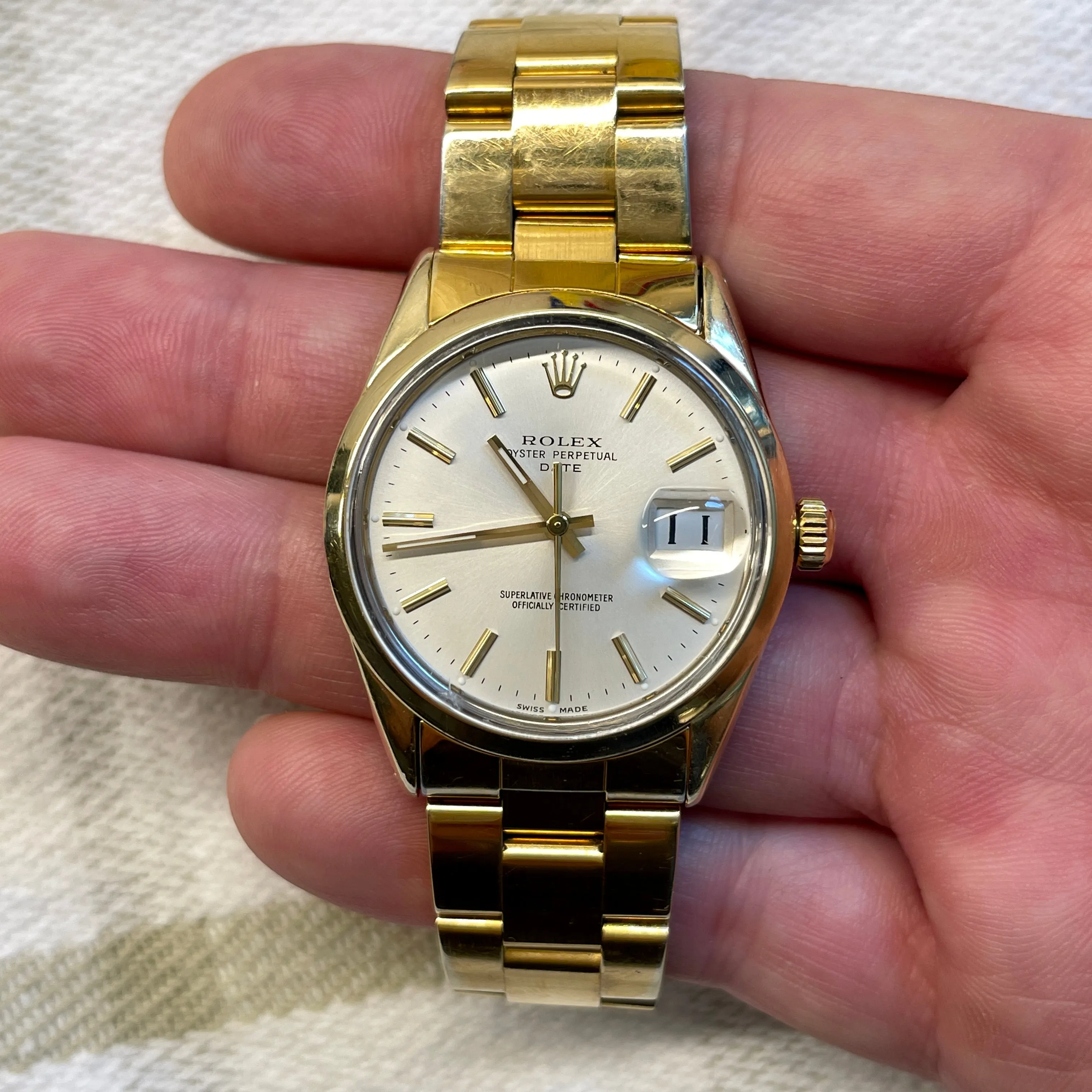 1970 Vintage Rolex Oyster Perpetual Date 1550 Silver Stick Cal. 1570 Automatic Gold Shell Wristwatch