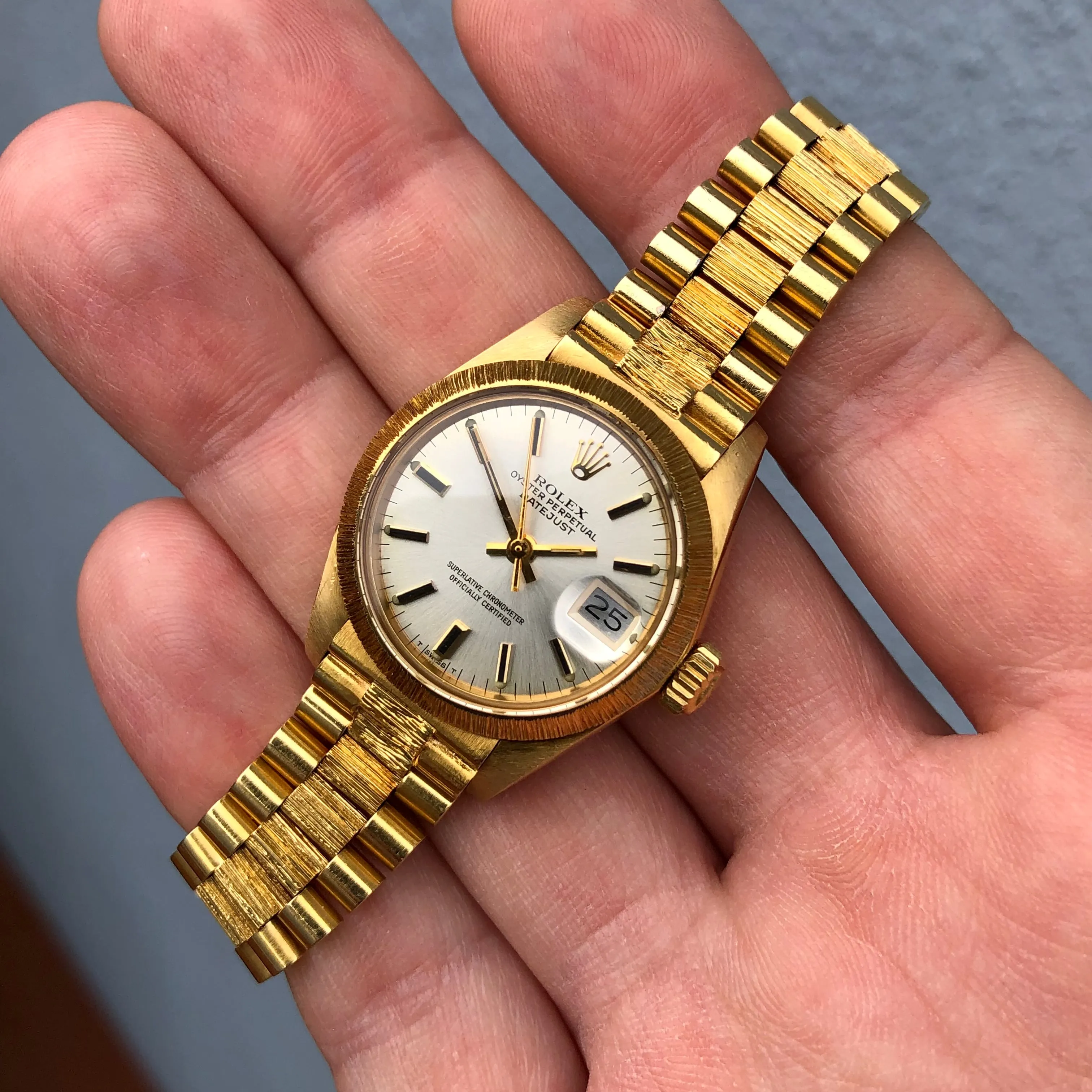 1979 Vintage Rolex Ladies Datejust 6927 President Bark 18K Yellow Gold 26mm Wristwatch