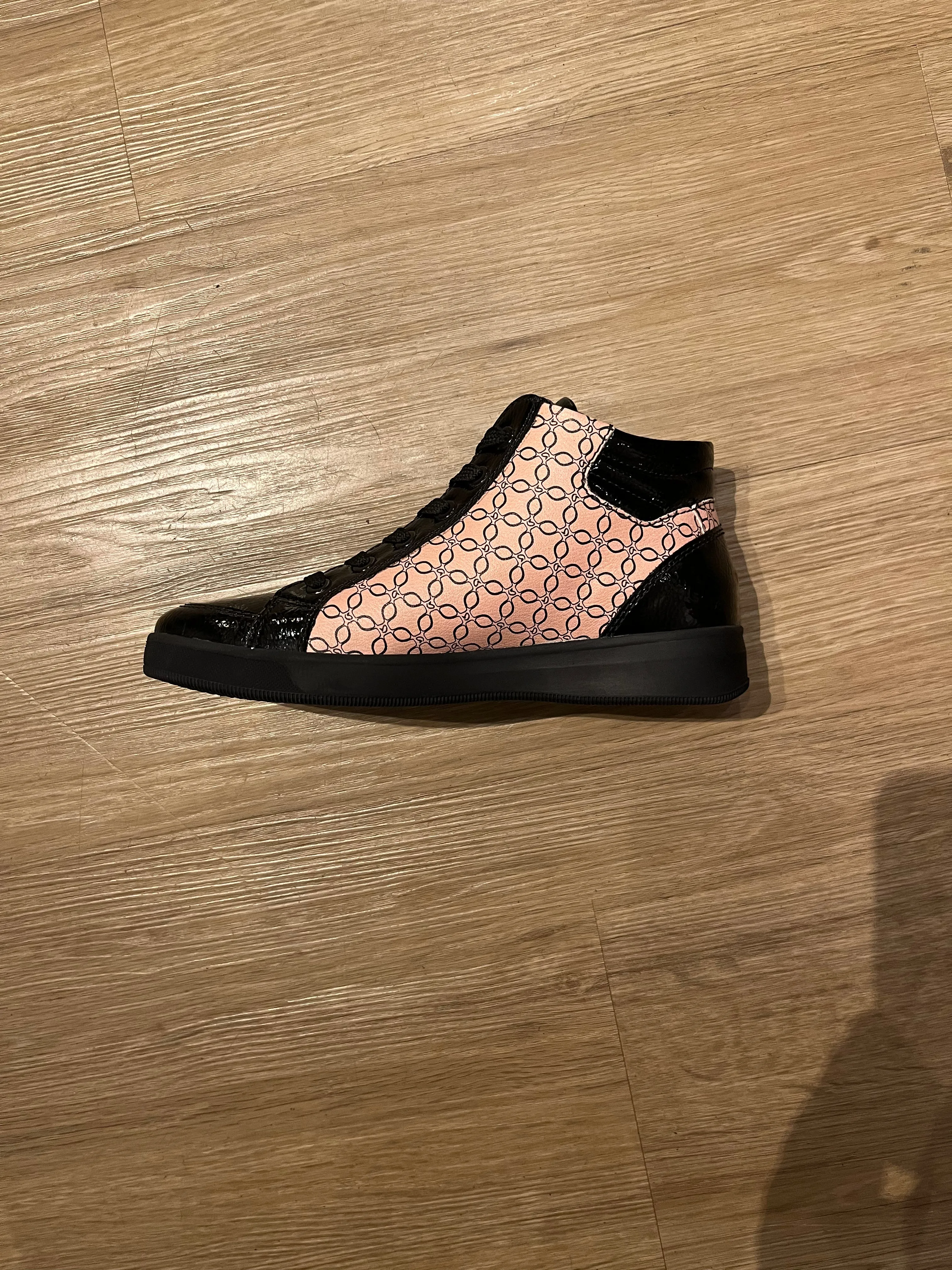 ARA REI BEIGE GEOMETRIC LEATHER SNEAKER