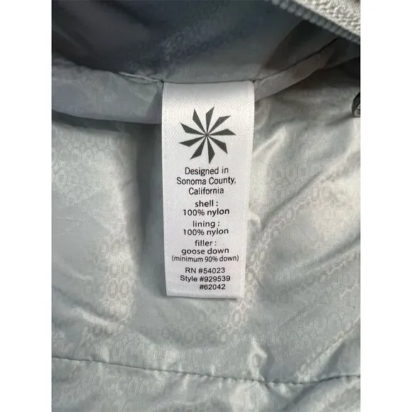 Athleta Women's Silver Puffer Vest M Lightweight Packable Quilted