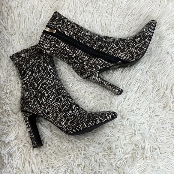 BILLINI BRITTANY BLACK SATIN-RHINESTONEnew no box