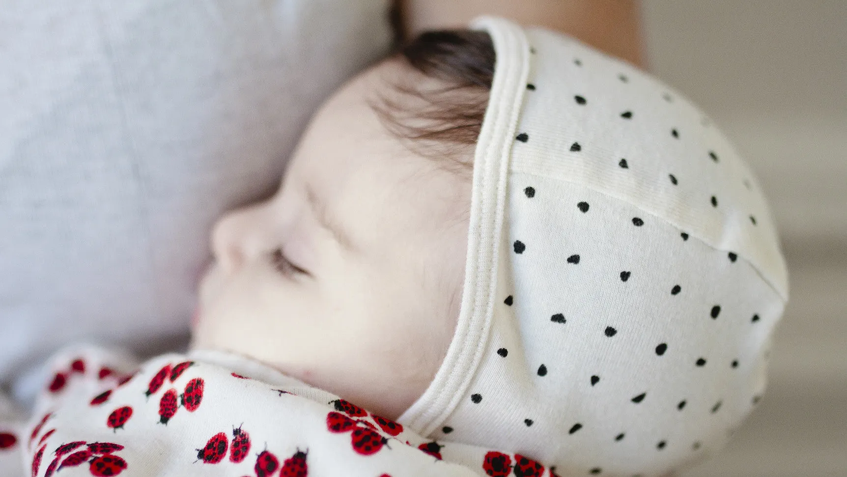 Black Dot Bonnet