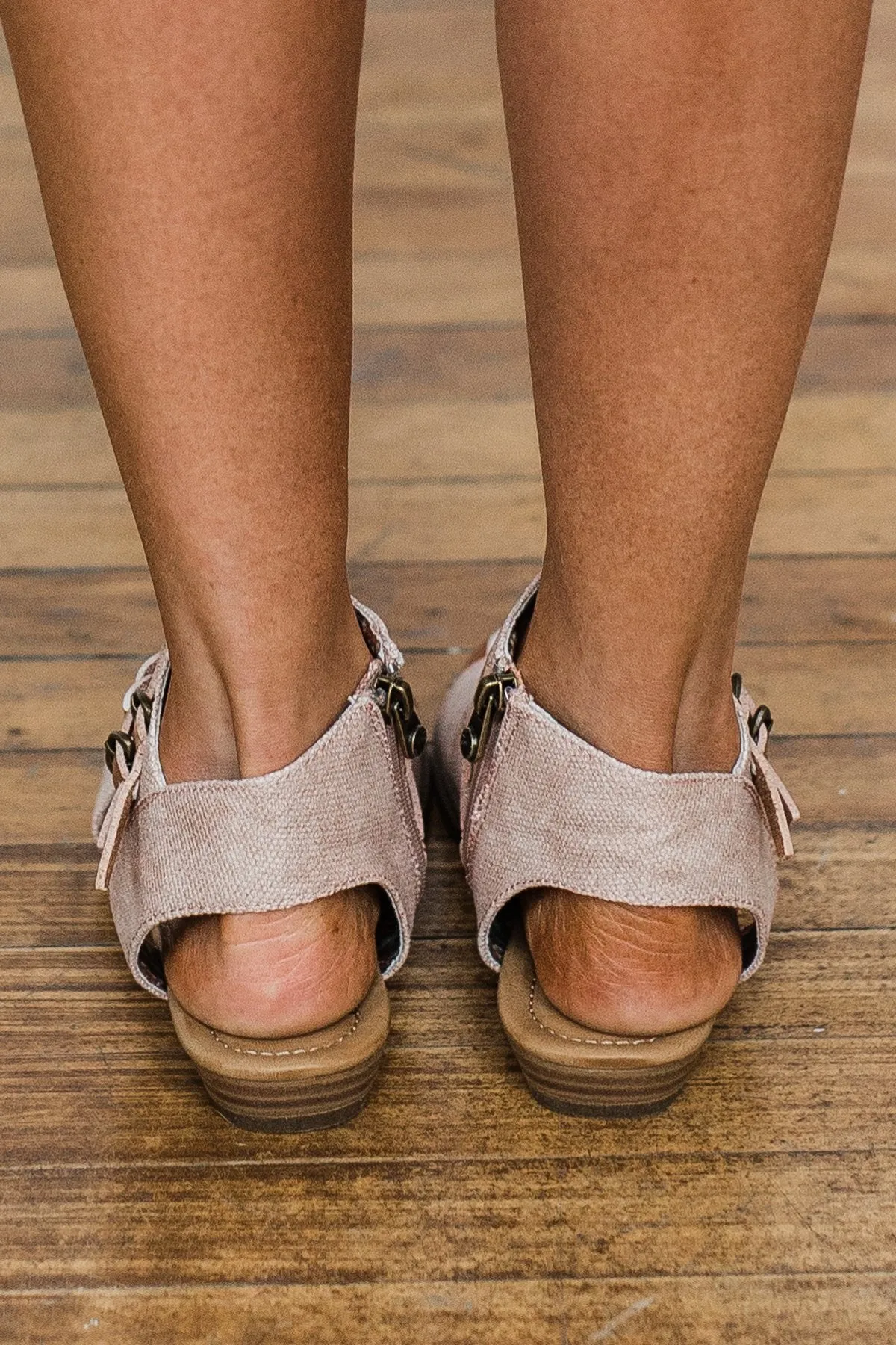 Blowfish Blumoon Sandals- Rose Gold & Blush