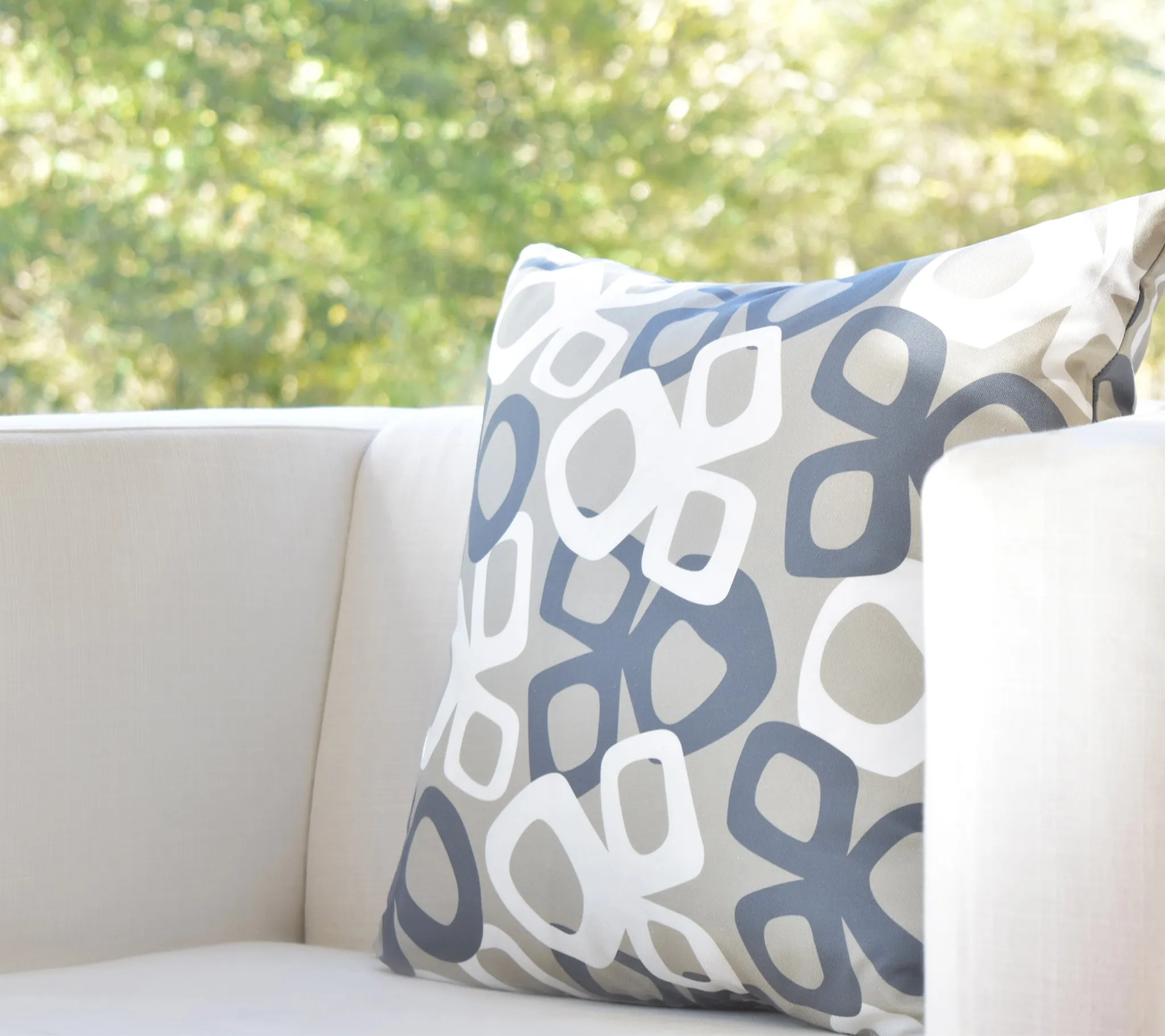 Bow Linen Cotton Pillow (18x18) – Ink