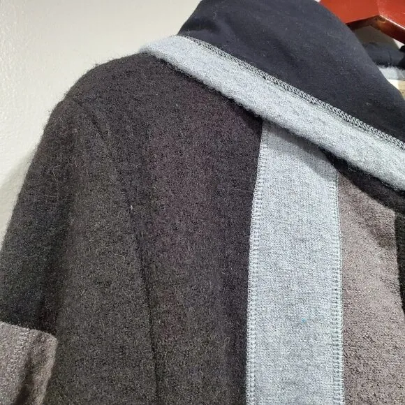 Carson Women's Gray Black Wool Striped Snap Front Hooded Jacket Buckle Size M