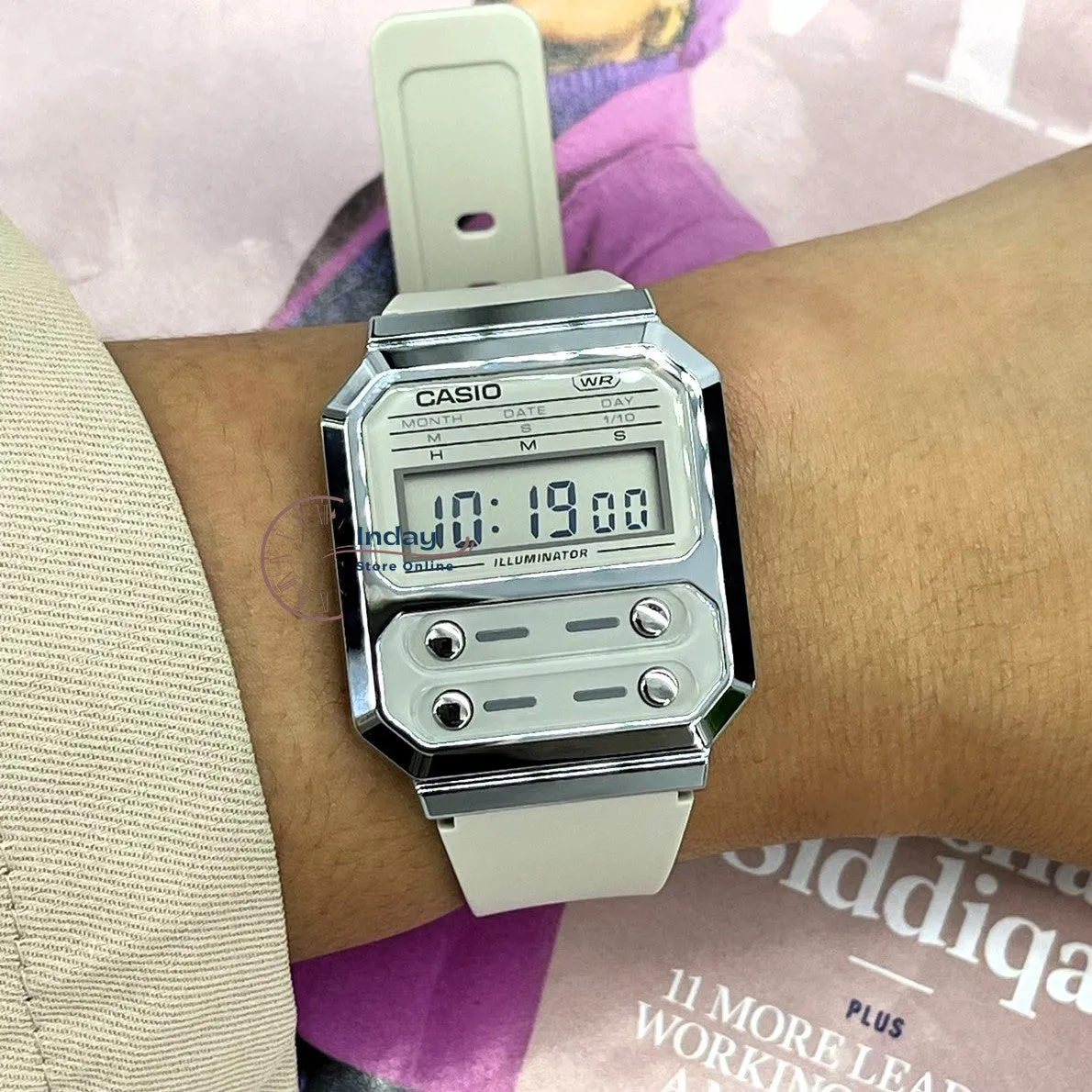 Casio Vintage Women's Watch A100WEF-8A Resin Band Resin Glass