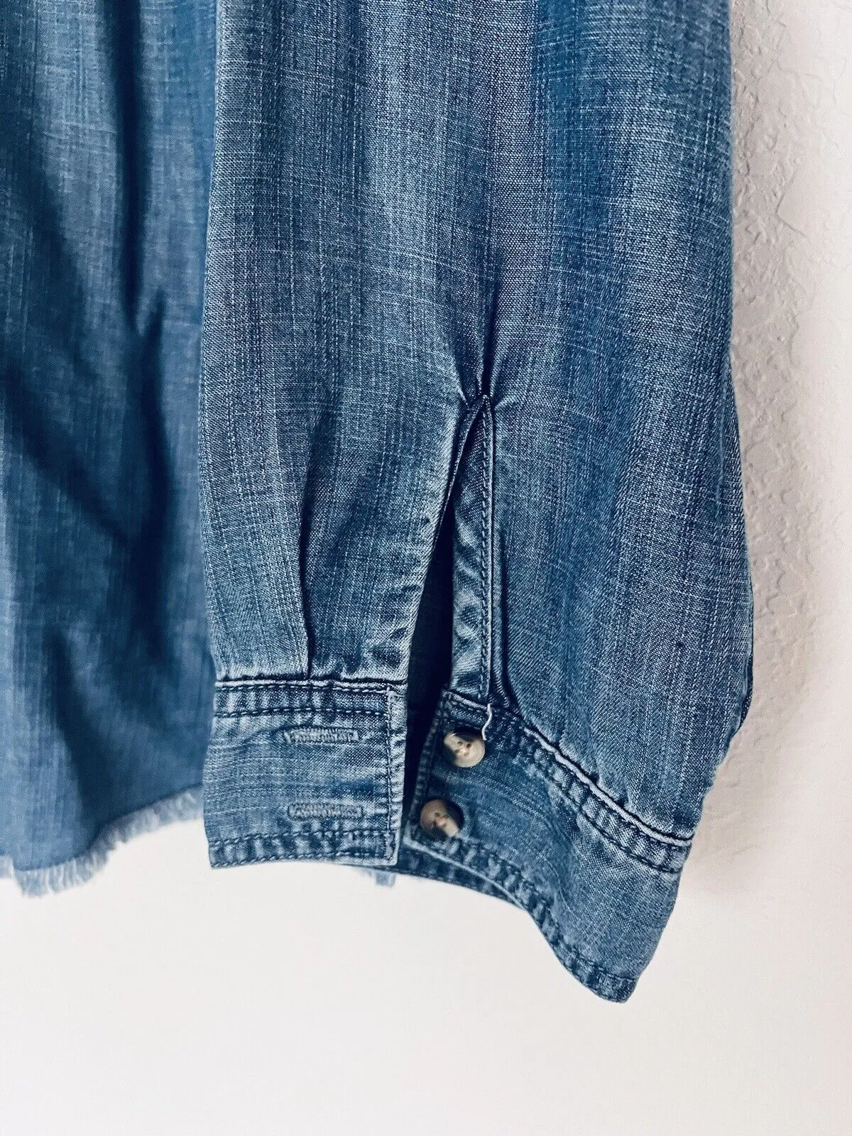 CHICO’S Womens Blue Denim Top Sz 14 Button-Up Long Sleeve Shirt Fringe Trim Boho