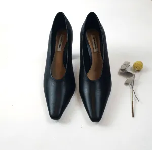 Country Road black all leather court shoes size 38