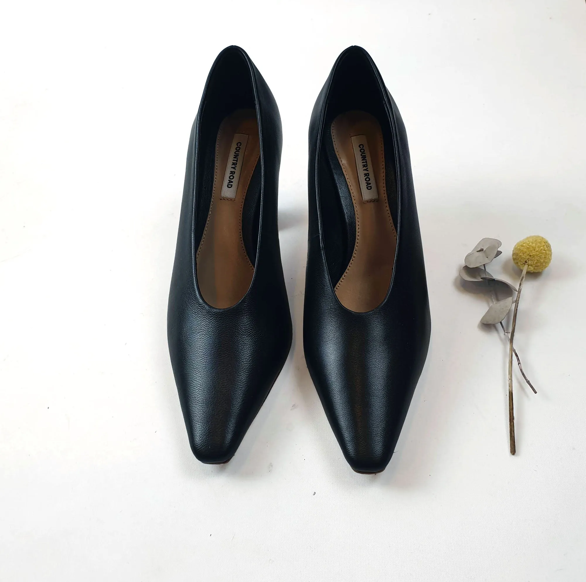 Country Road black all leather court shoes size 38