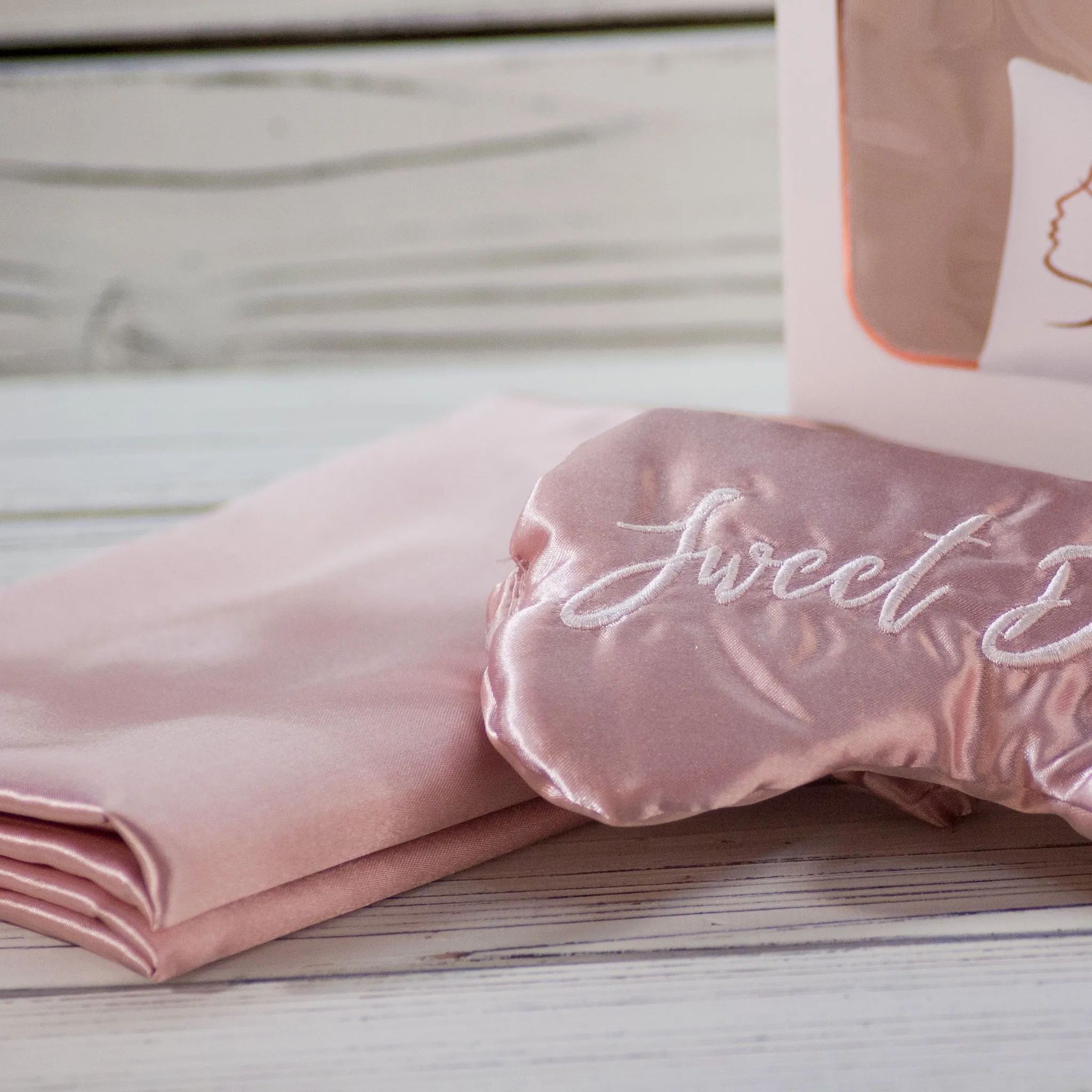 Eyemask & Pillowcase