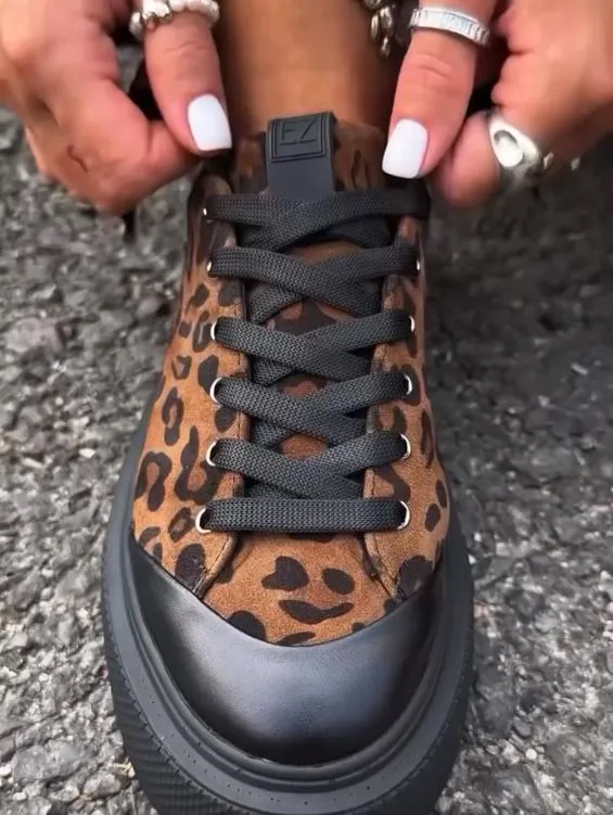 Fashionable leopard print soft-soled shoes