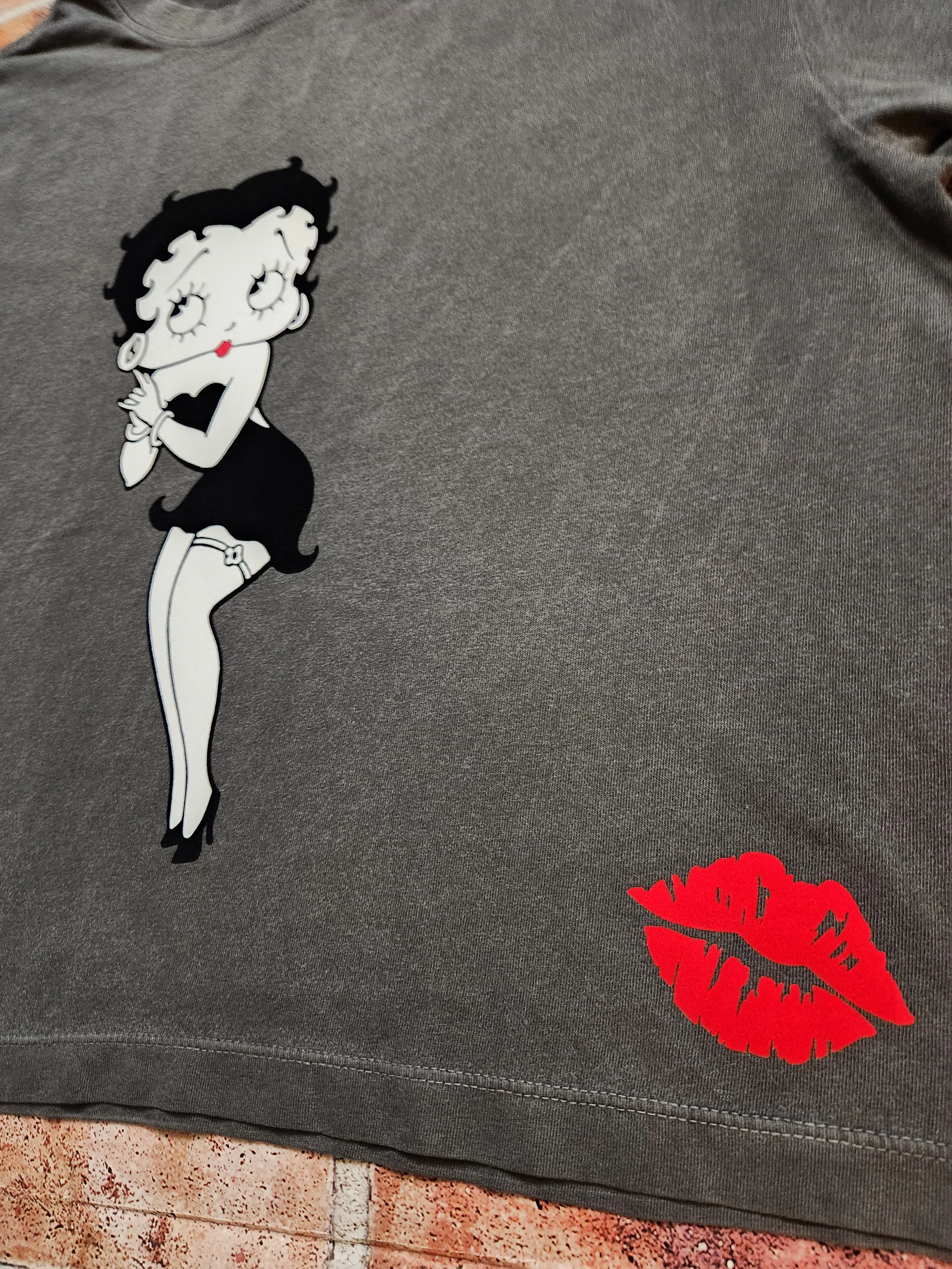 Flirt T-Shirt (Cropped)