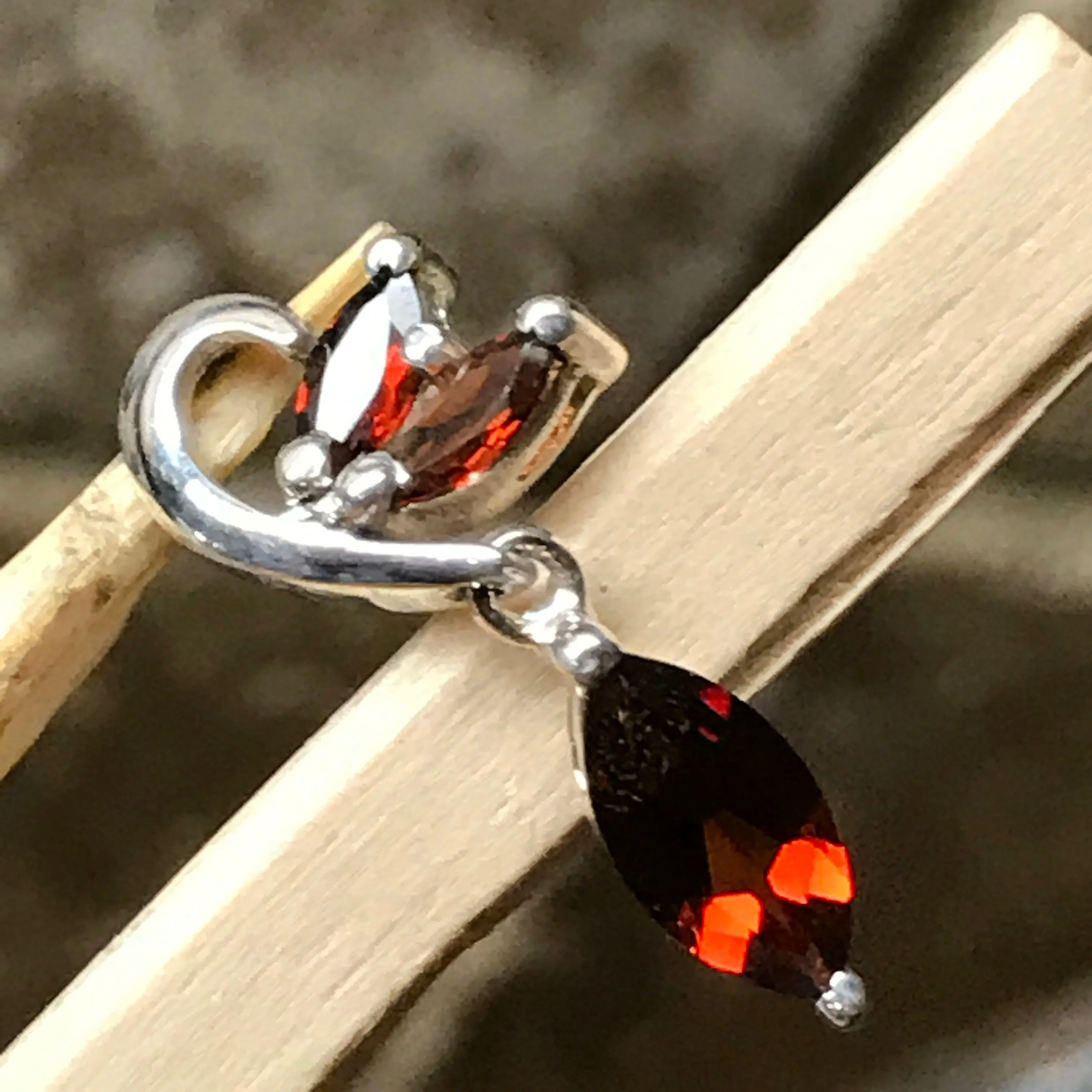 Genuine 1.25ct Garnet 925 Solid Sterling Silver Pendant 26mm