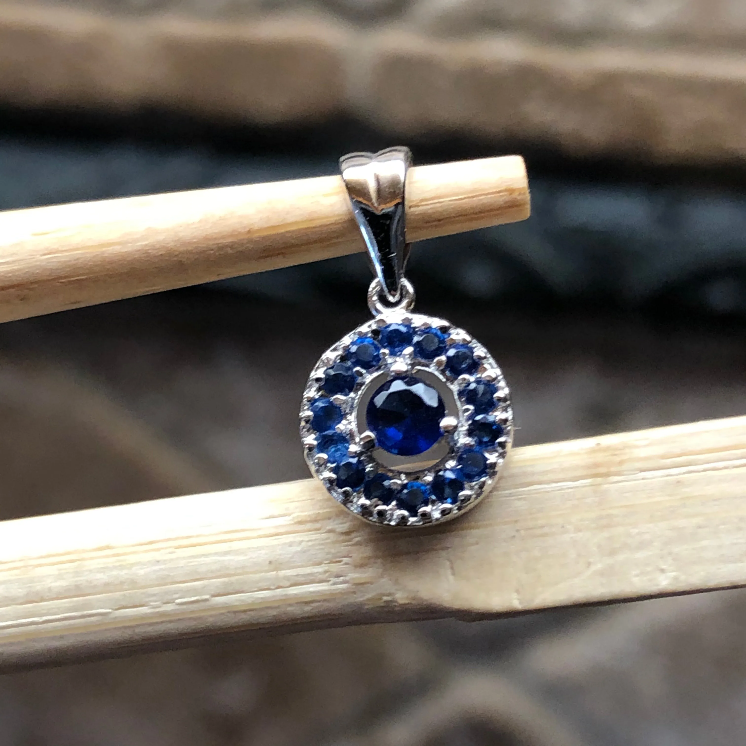 Genuine 1.5ct Blue Sapphire 925 Solid Sterling Silver Pendant 16mm