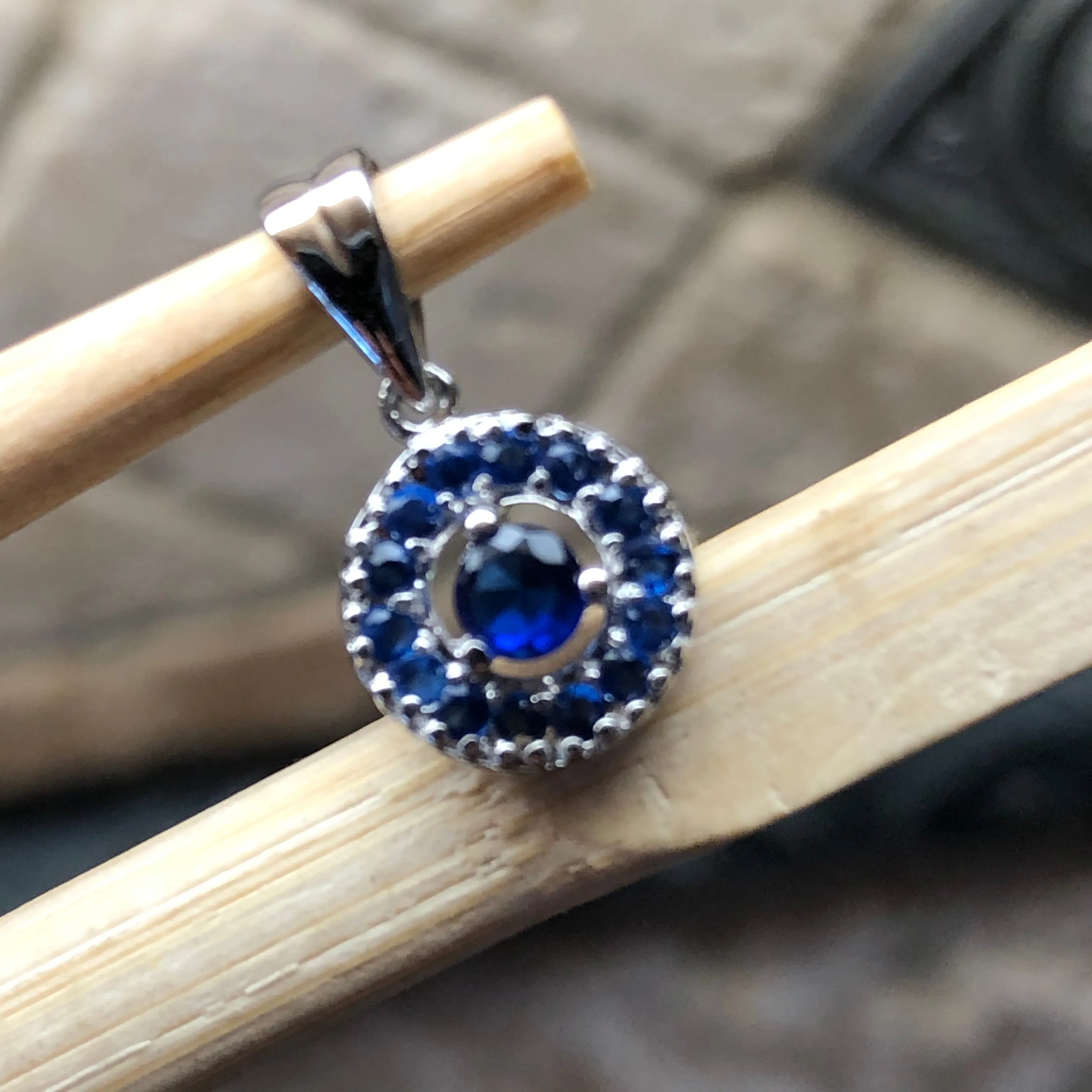 Genuine 1.5ct Blue Sapphire 925 Solid Sterling Silver Pendant 16mm