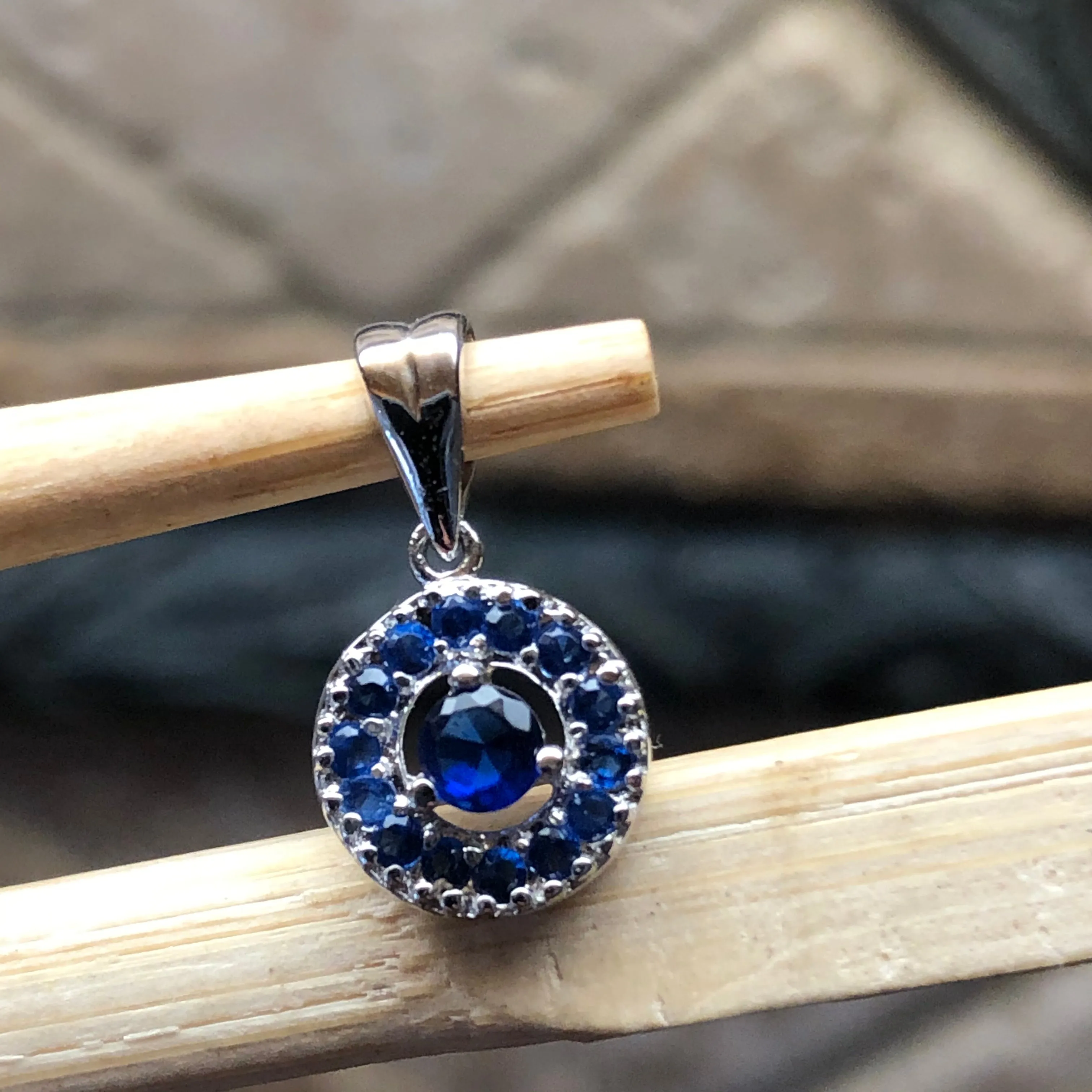 Genuine 1.5ct Blue Sapphire 925 Solid Sterling Silver Pendant 16mm