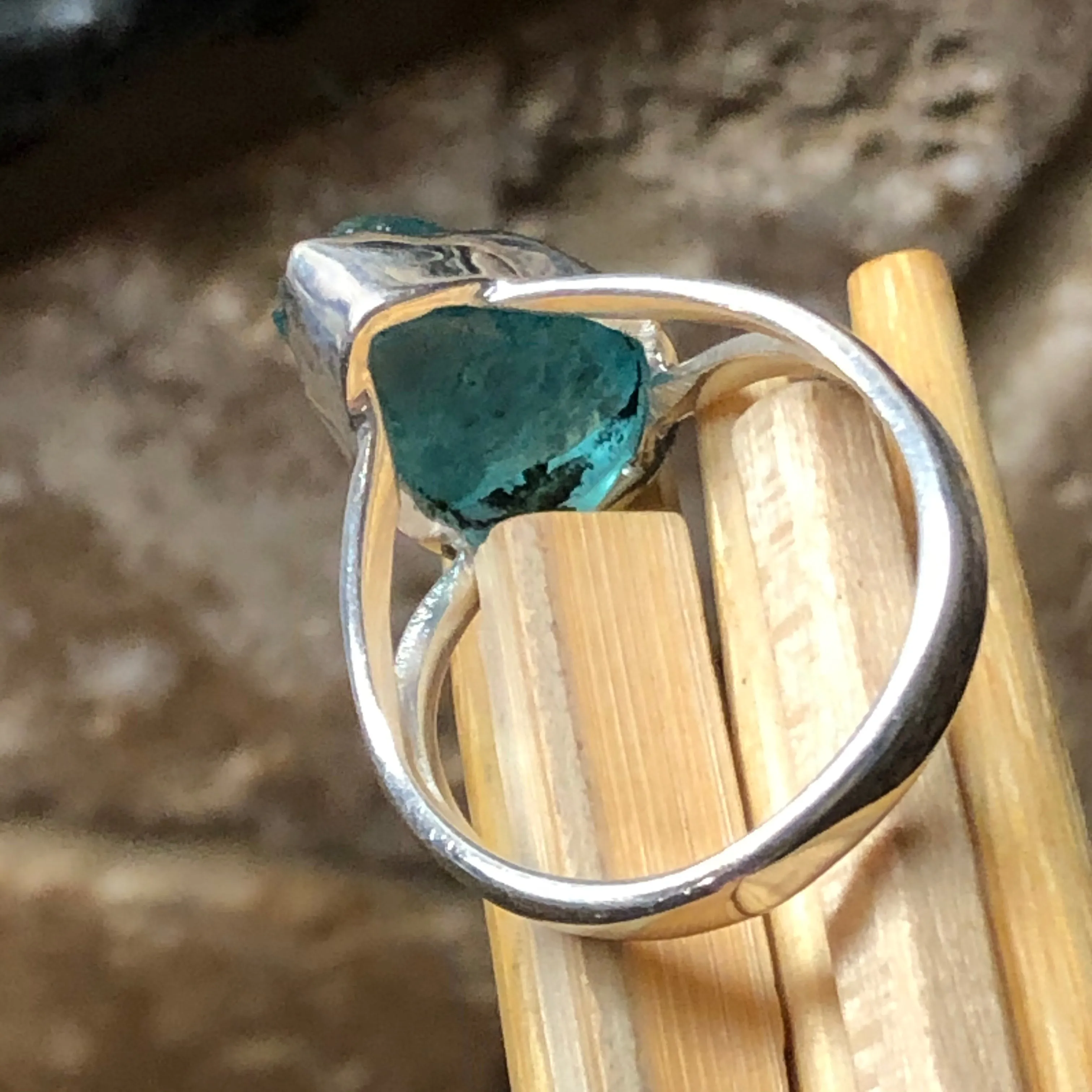 Genuine Neon Blue Apatite 925 Solid Sterling Silver Ring Size 9