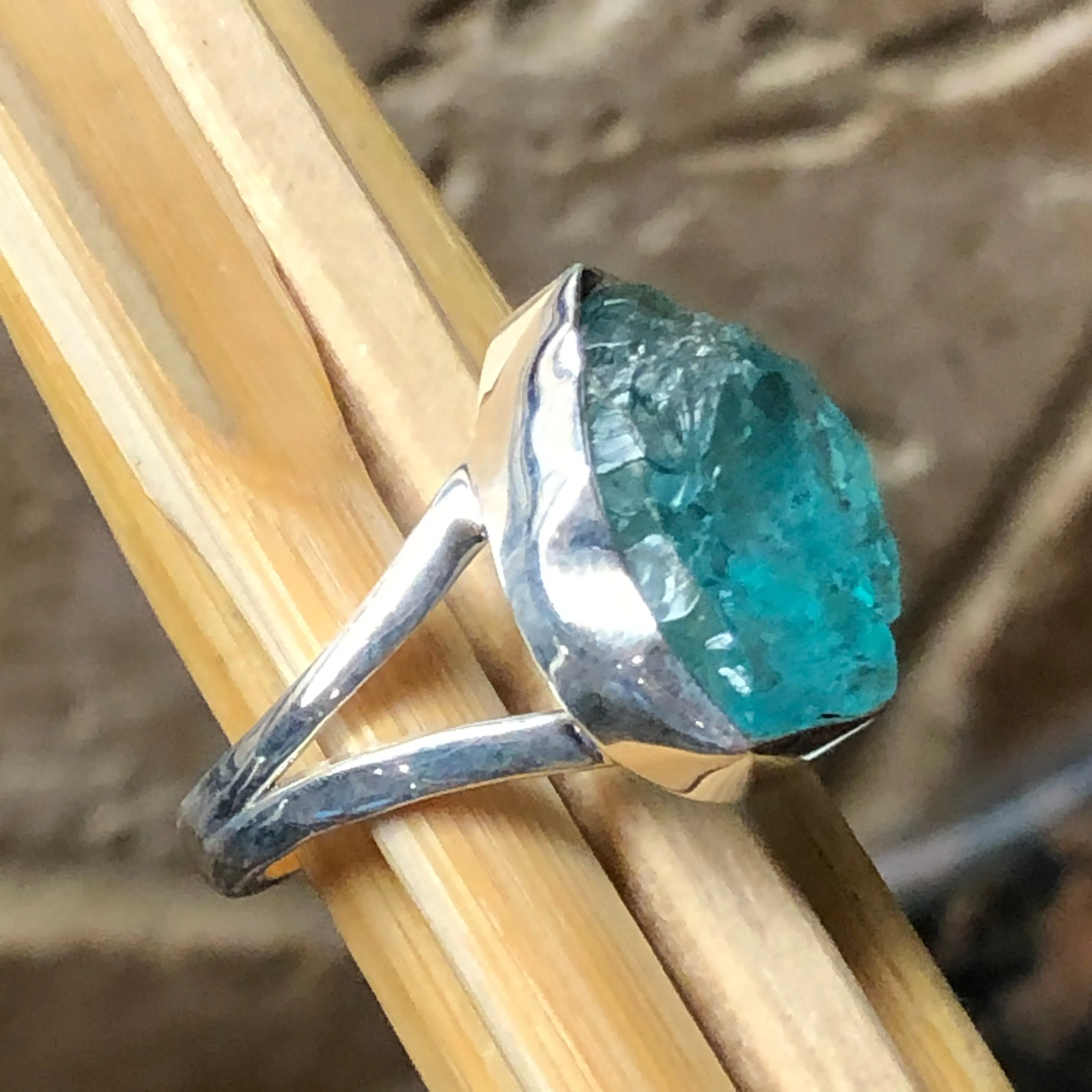 Genuine Neon Blue Apatite 925 Solid Sterling Silver Ring Size 9