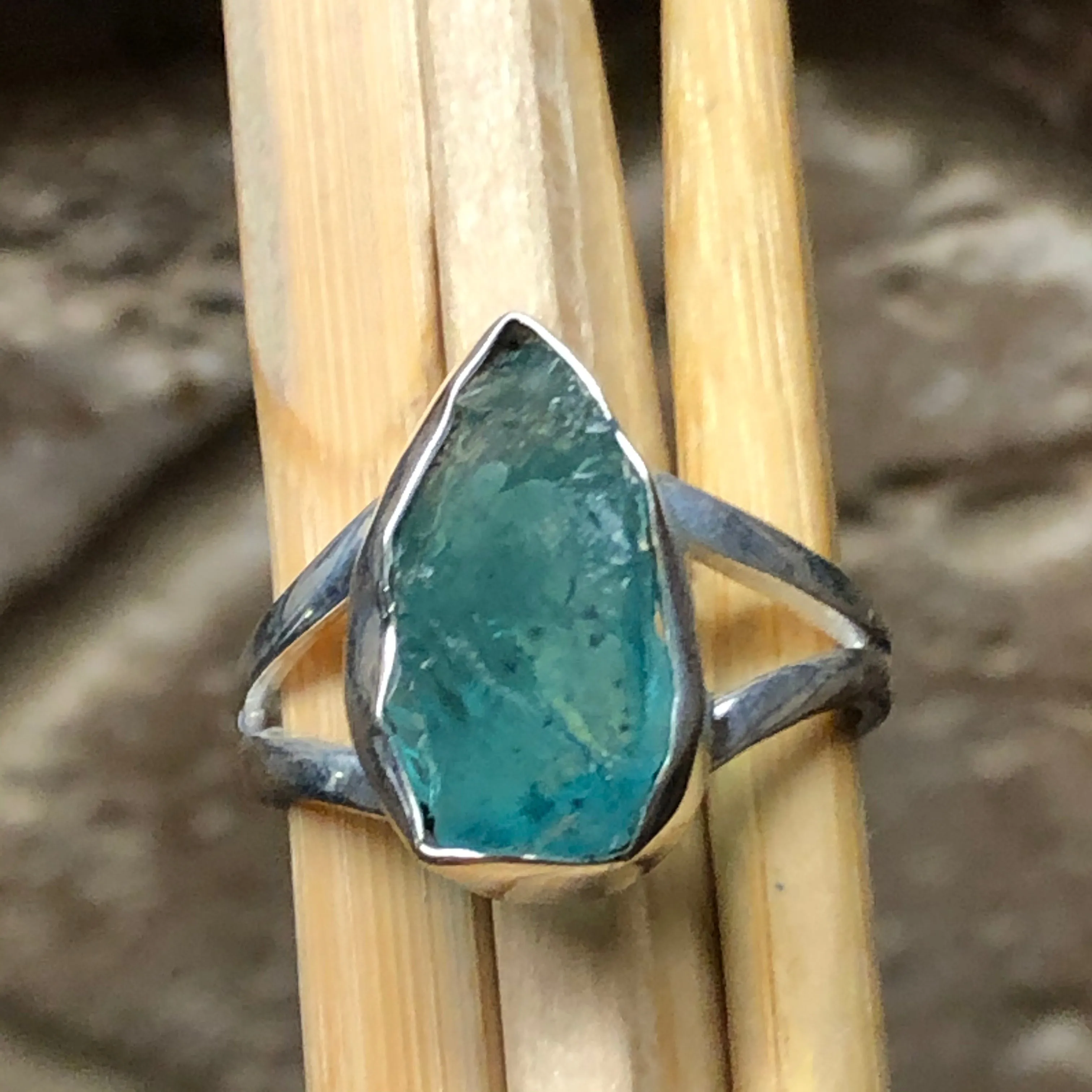 Genuine Neon Blue Apatite 925 Solid Sterling Silver Ring Size 9