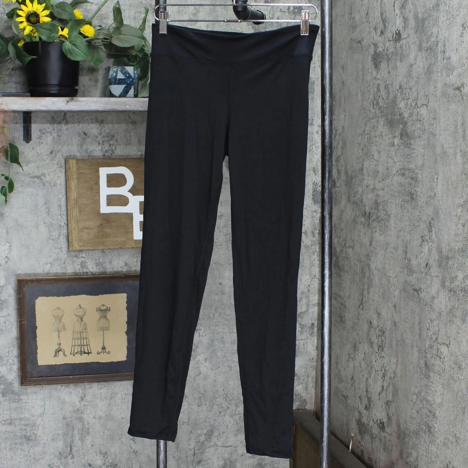 Hanes Premium Women's Opaque Leggings. 01750 01750 Black M