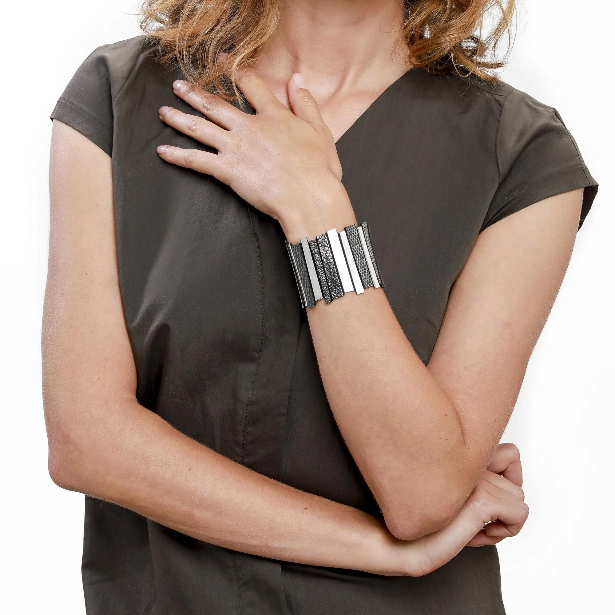 Hellena gold leather cuff bracelet