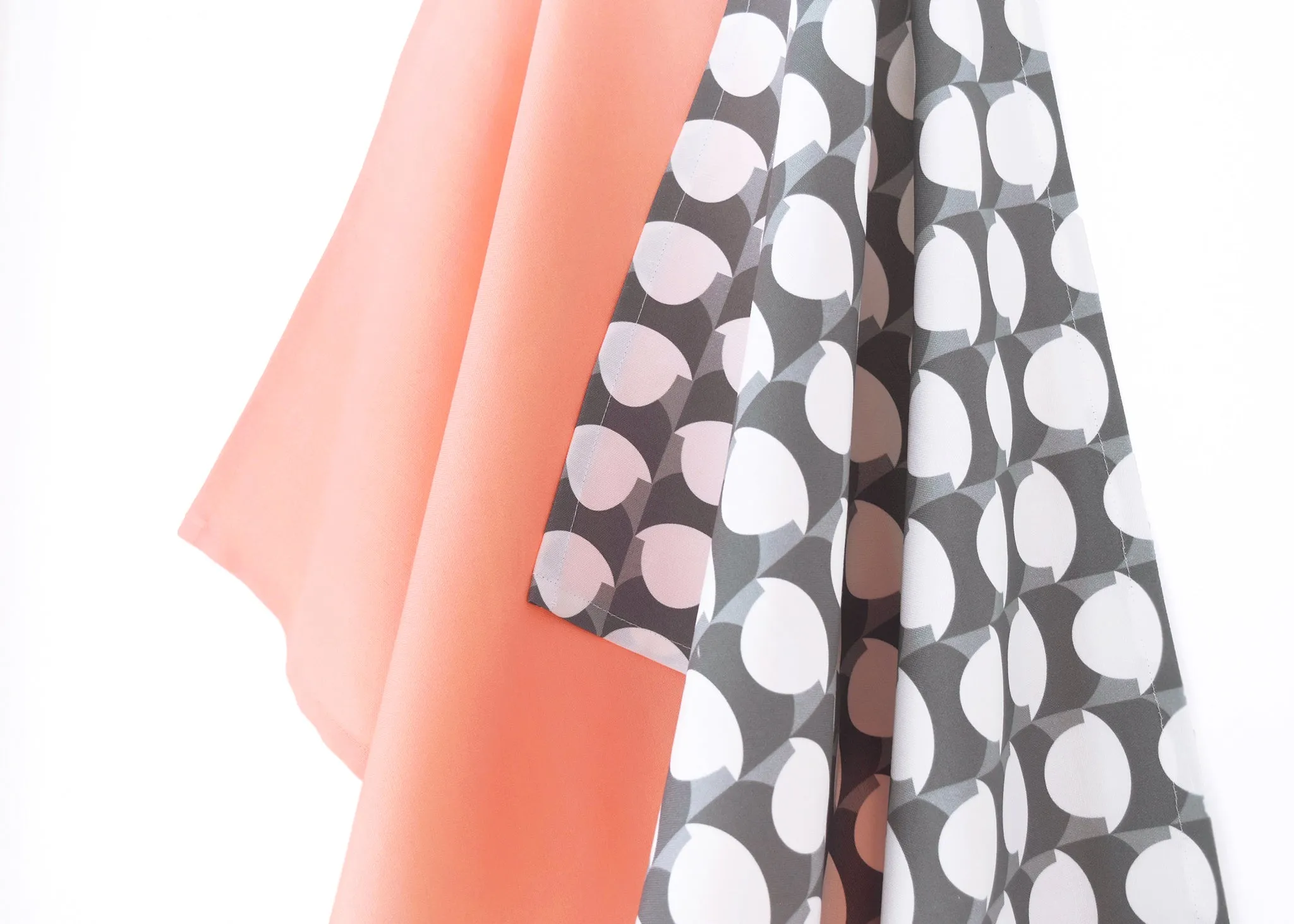 Hercule Linen Cotton Tea Towel (18.5x25) – Set of 2 (Patterned Charcoal & Solid Salmon)