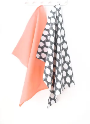 Hercule Linen Cotton Tea Towel (18.5x25) – Set of 2 (Patterned Charcoal & Solid Salmon)