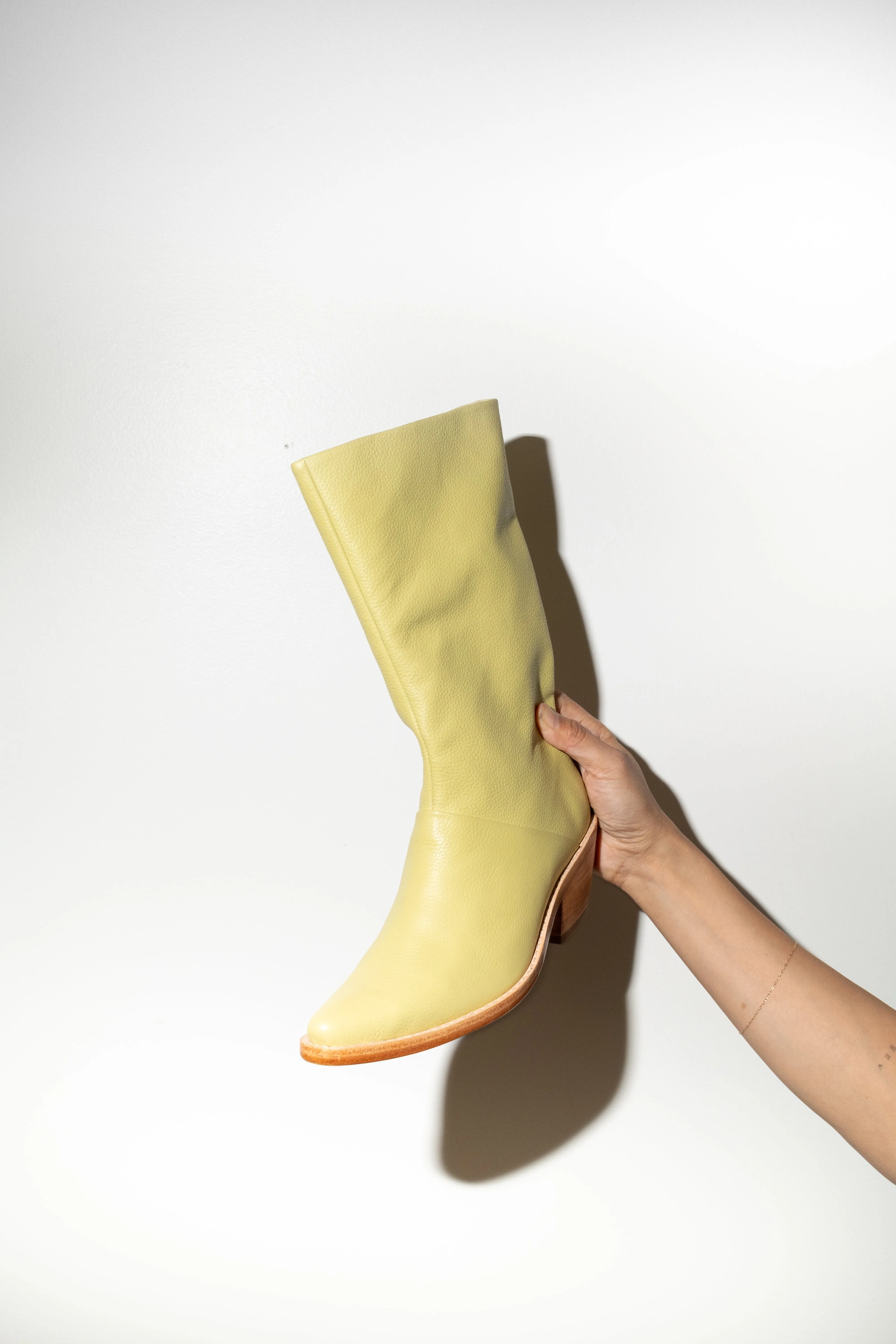 Jackie Boot in Limon