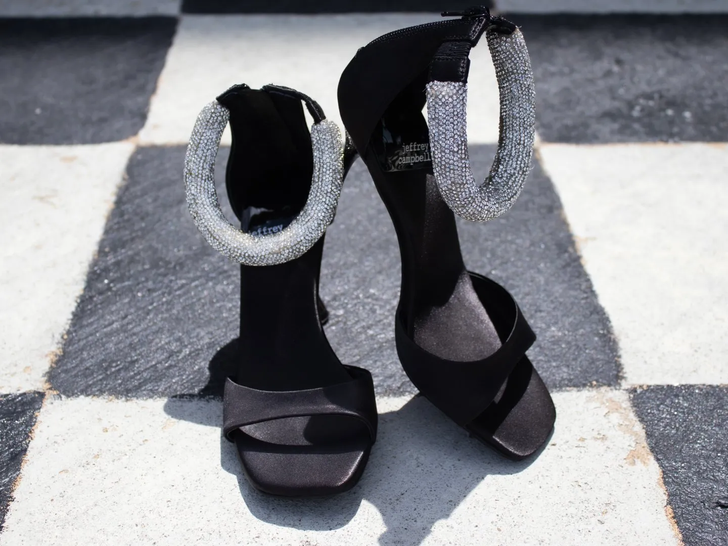 Jeffrey Campbell: No-Curfew in Black Satin