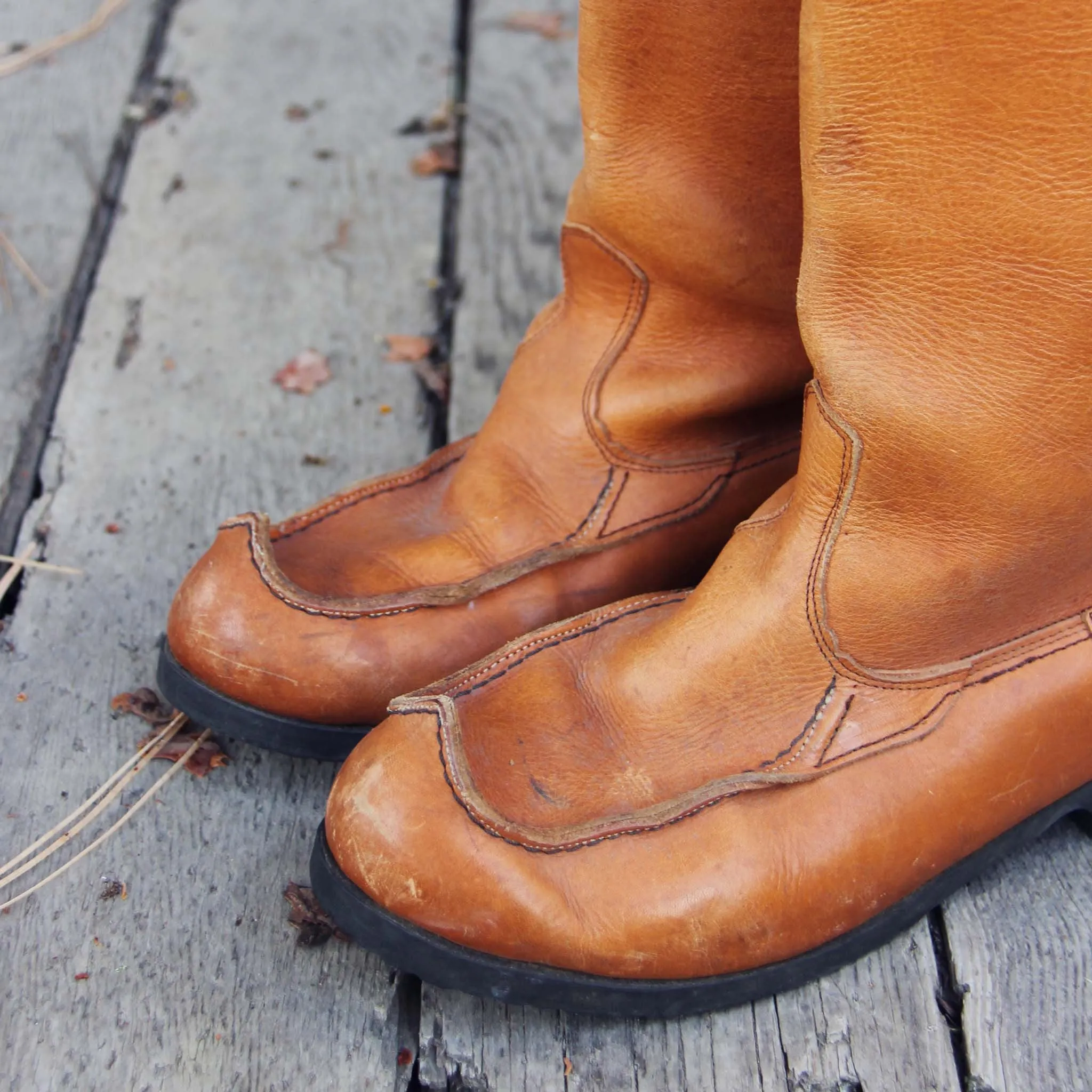 Larkspur Vintage Moccasin Boots