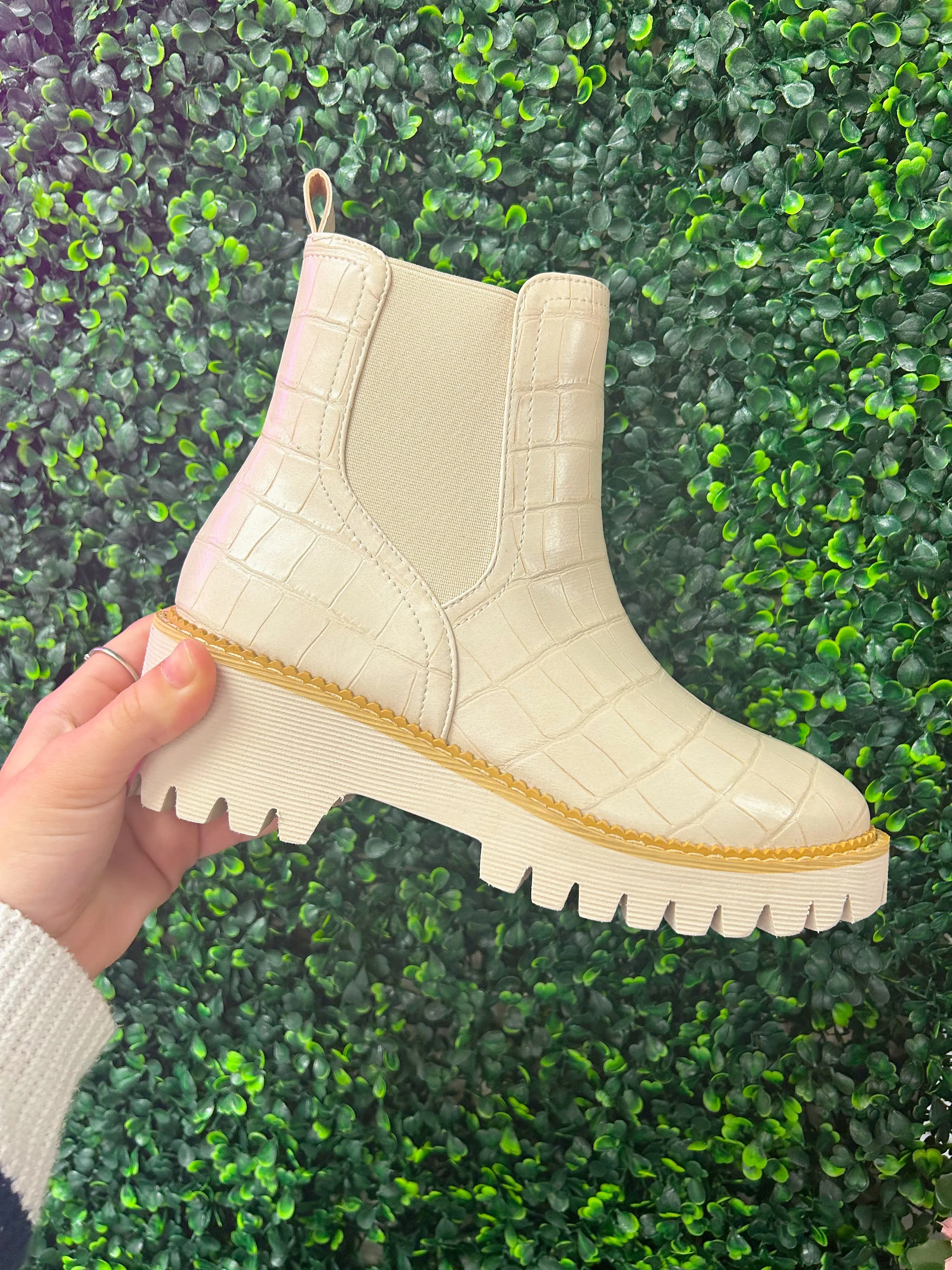 Lorelia Ivory Croco Booties