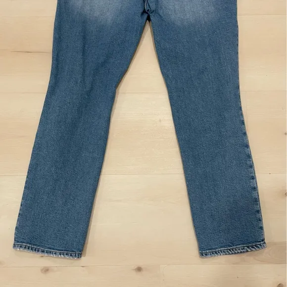 Madewell Women's 30 The Perfect Vintage Jean Distressed Crop High Rise NC328