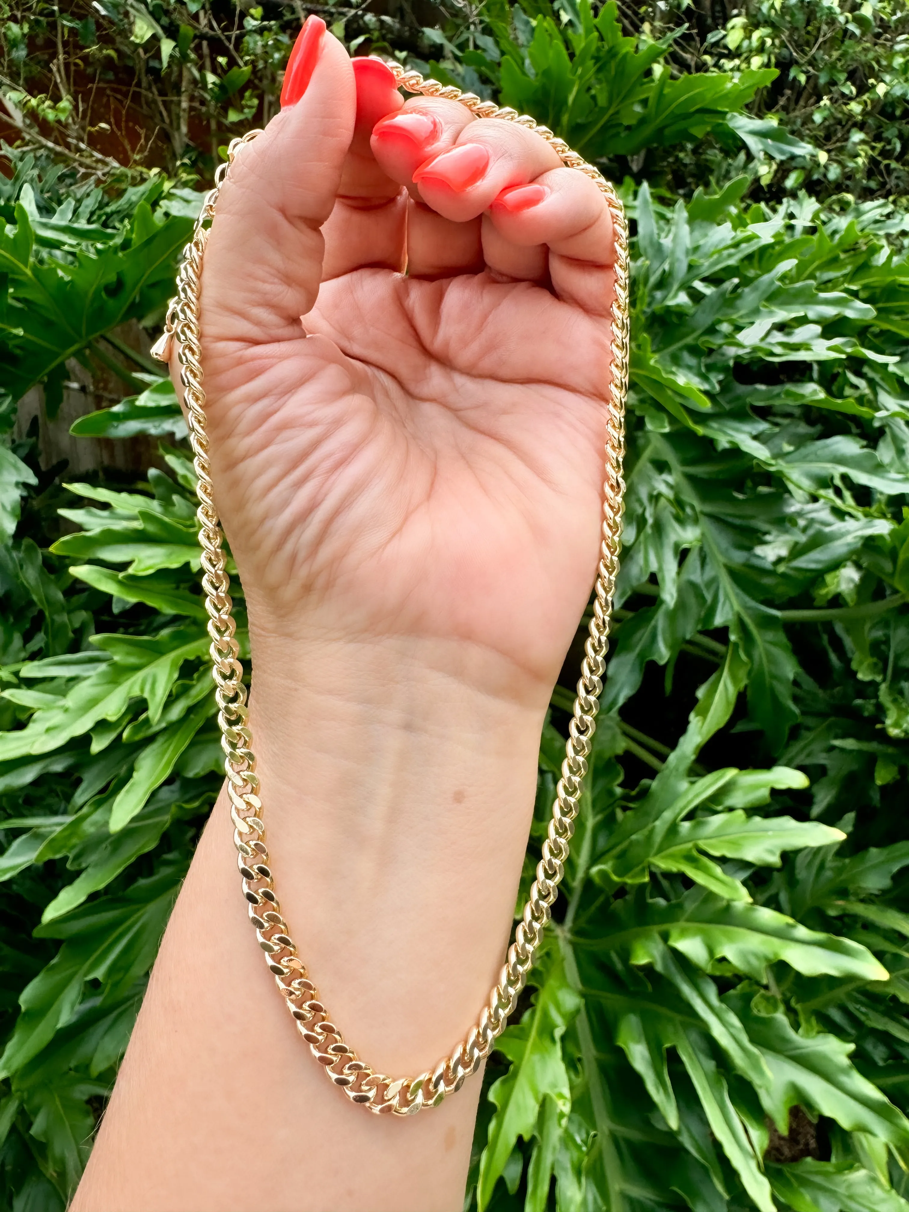 Mary necklace