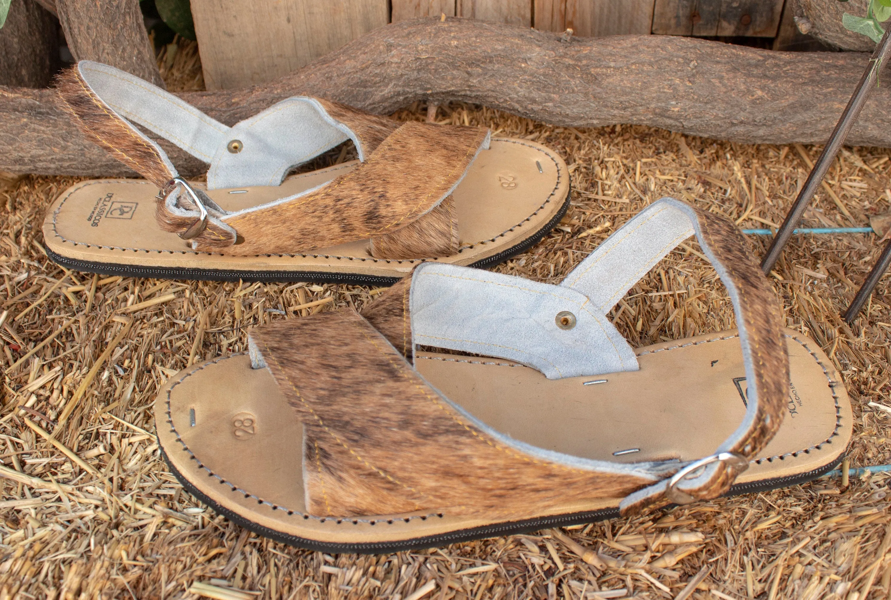 MENS LEATHER 2 strap brown COWHAIR mexican sandals with tire sole Size 9 Huarache pelo de vaca