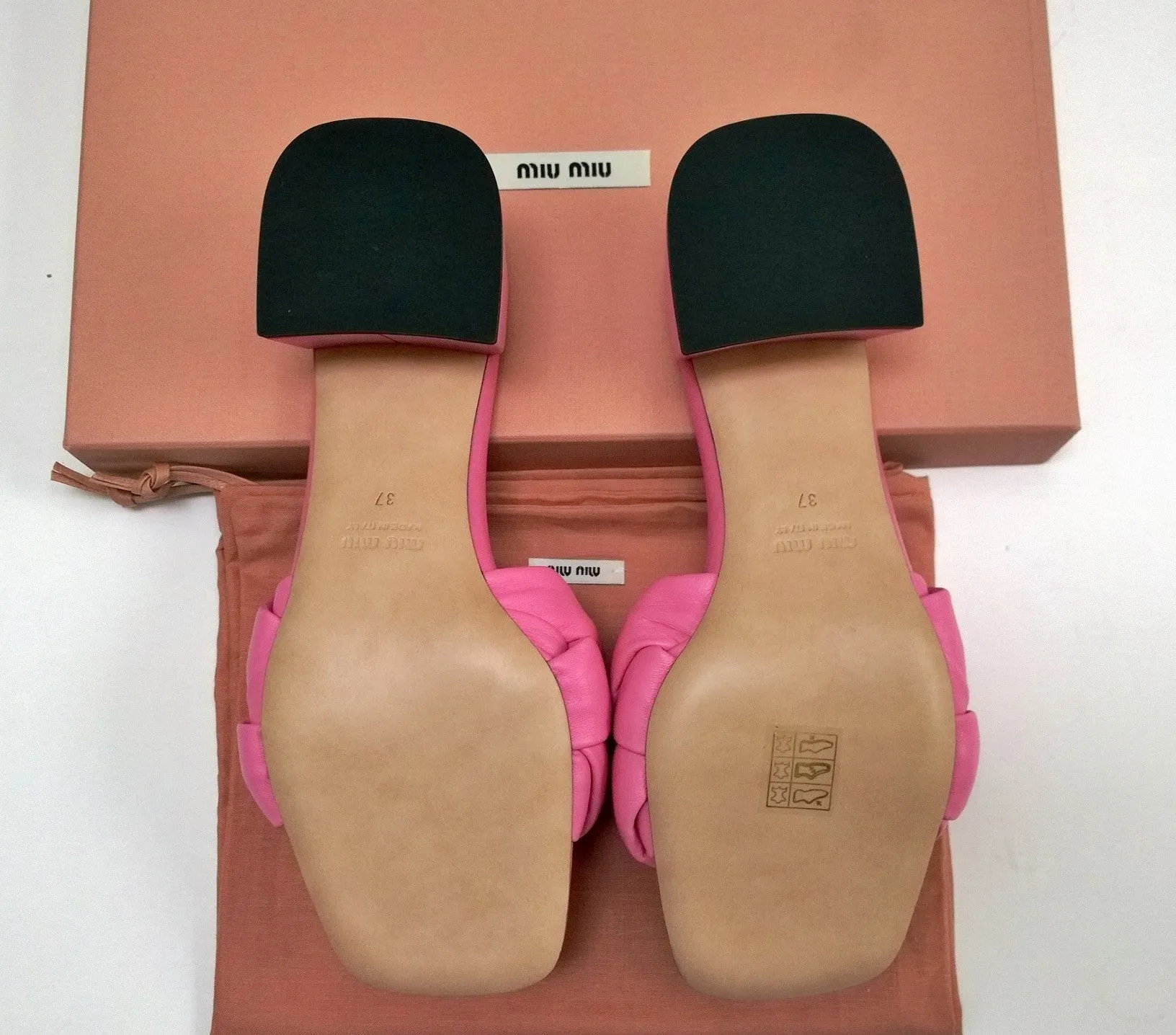 Miu Miu Donna Pink Leather Quilted Puffy Slides Sandals Padded Heels