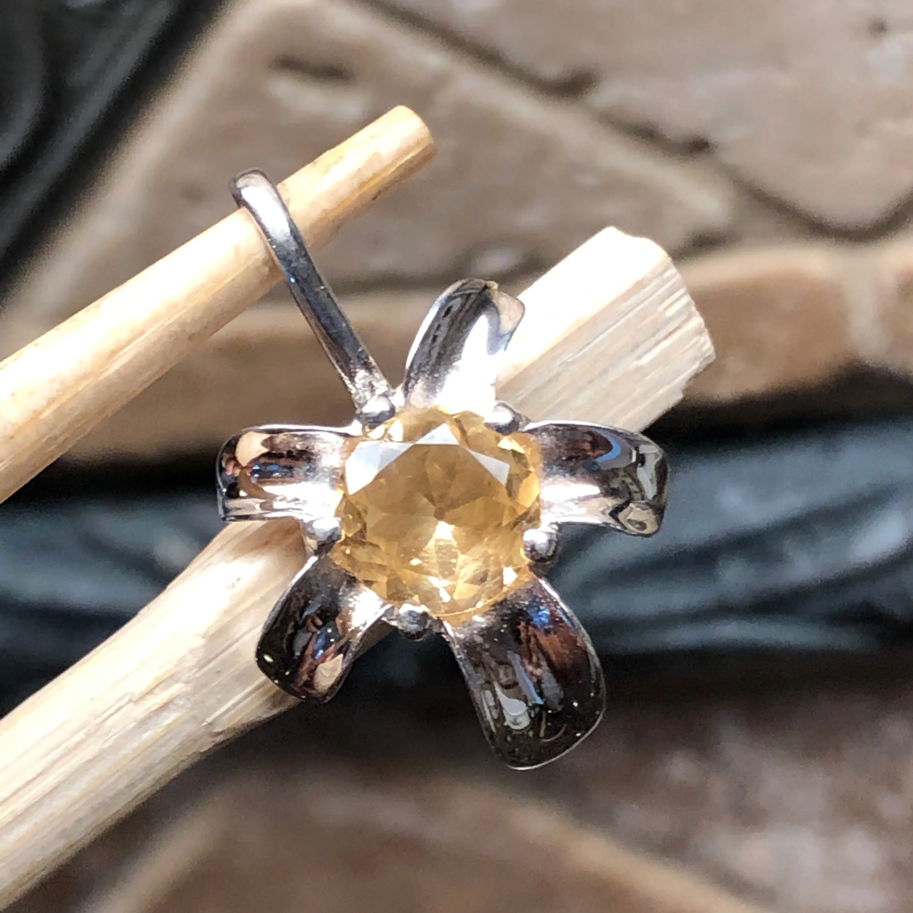 Natural 1.5ct Golden Citrine 925 Solid Sterling Silver Flower Pendant 24mm