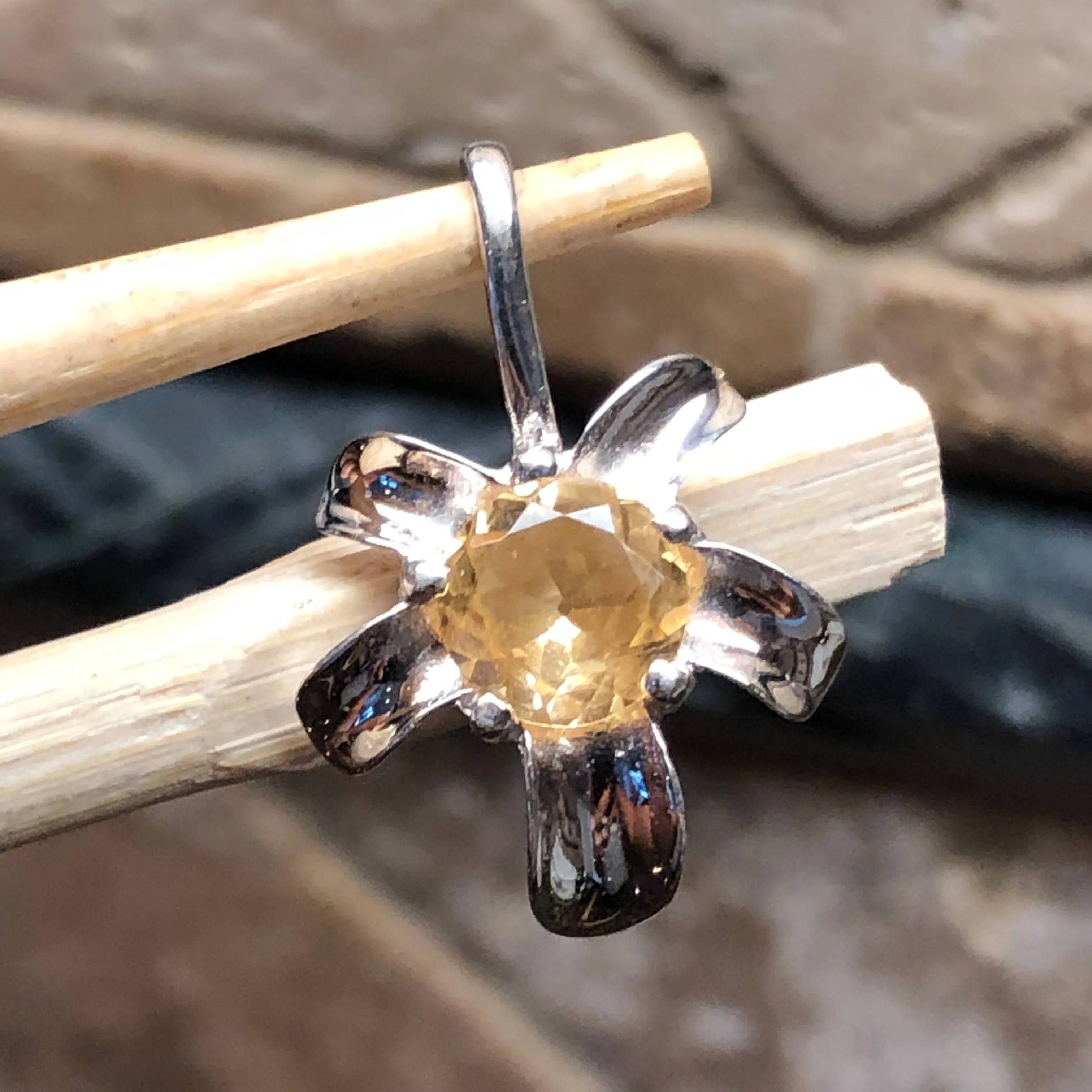 Natural 1.5ct Golden Citrine 925 Solid Sterling Silver Flower Pendant 24mm