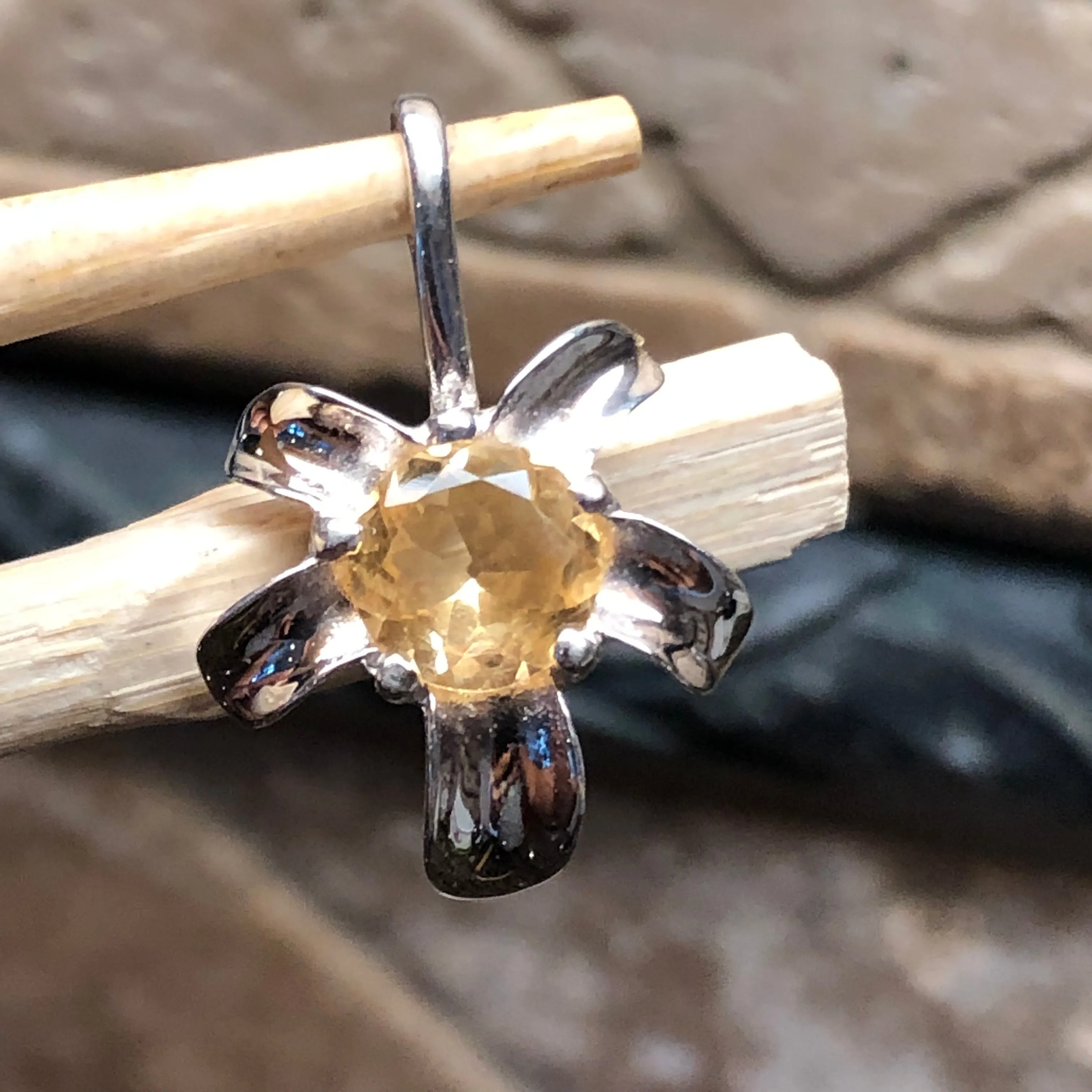 Natural 1.5ct Golden Citrine 925 Solid Sterling Silver Flower Pendant 24mm