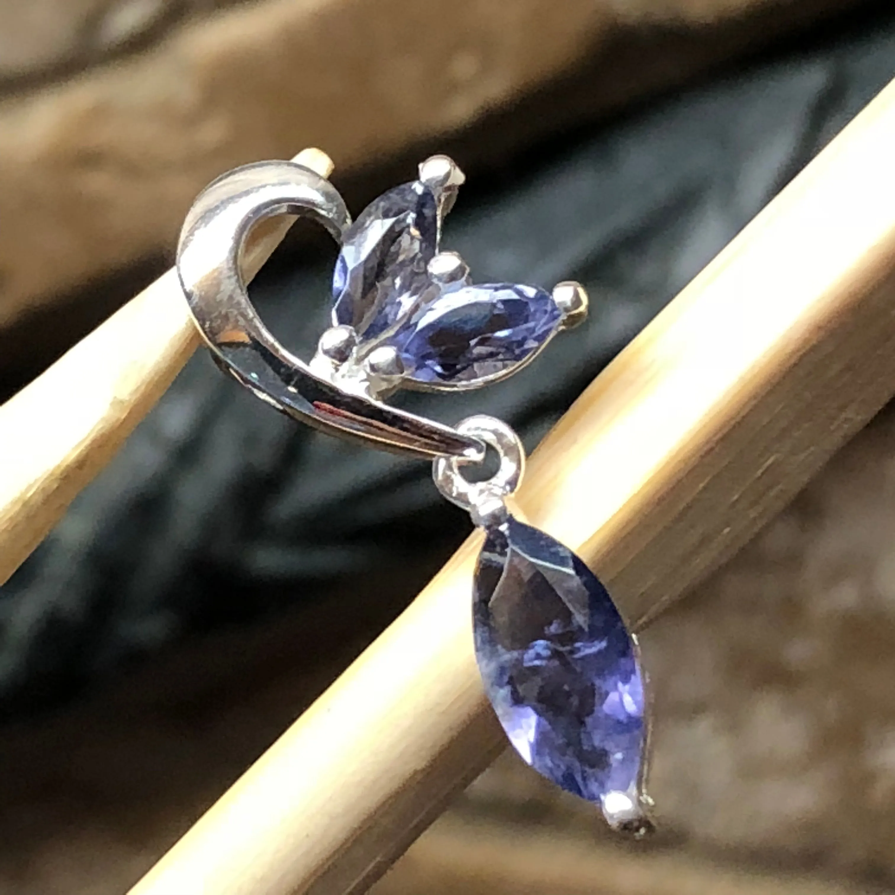 Natural 1ct Iolite 925 Solid Sterling Silver Pendant 22mm
