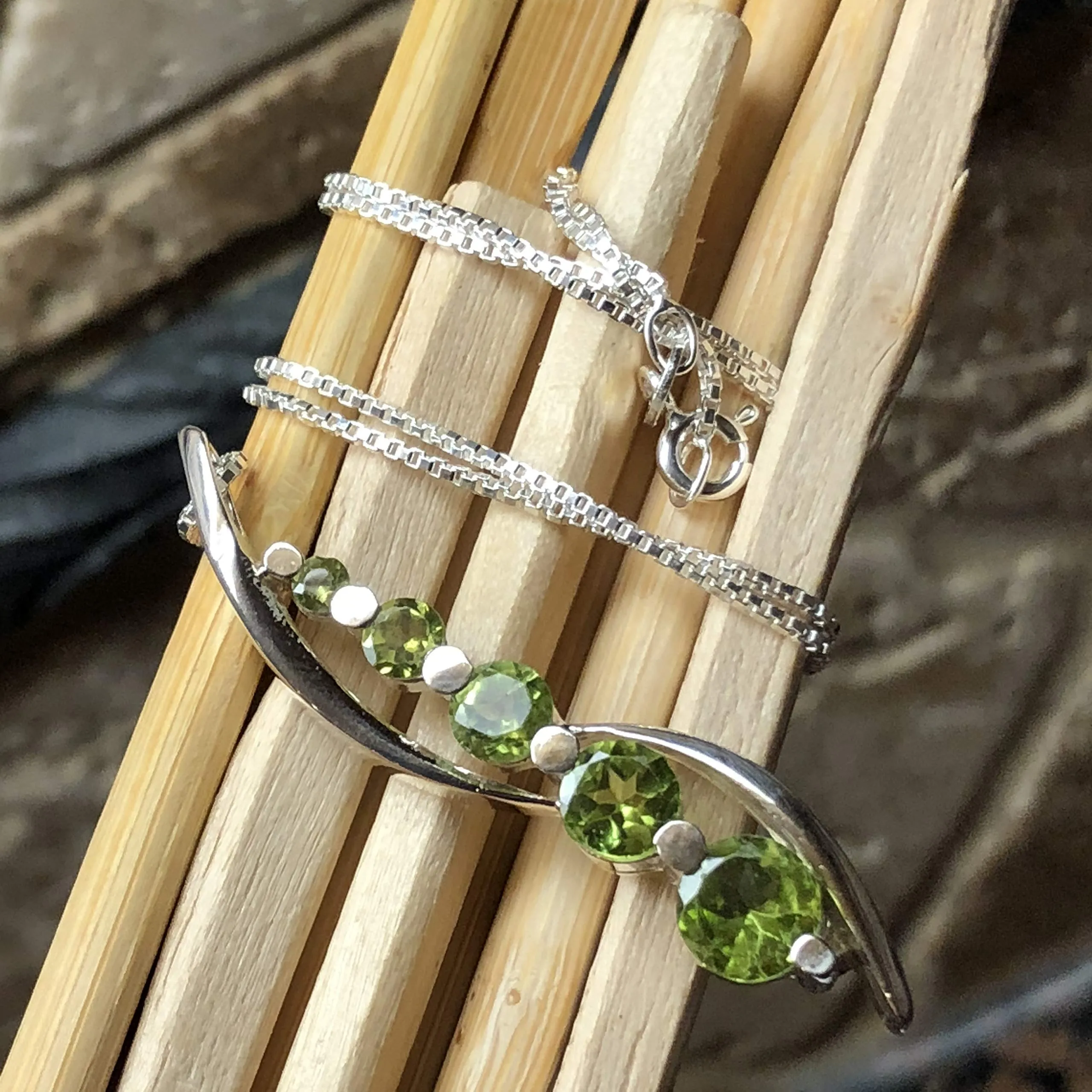 Natural 2.5ct Green Peridot 925 Solid Sterling Silver Journey Pendant Necklace 16"