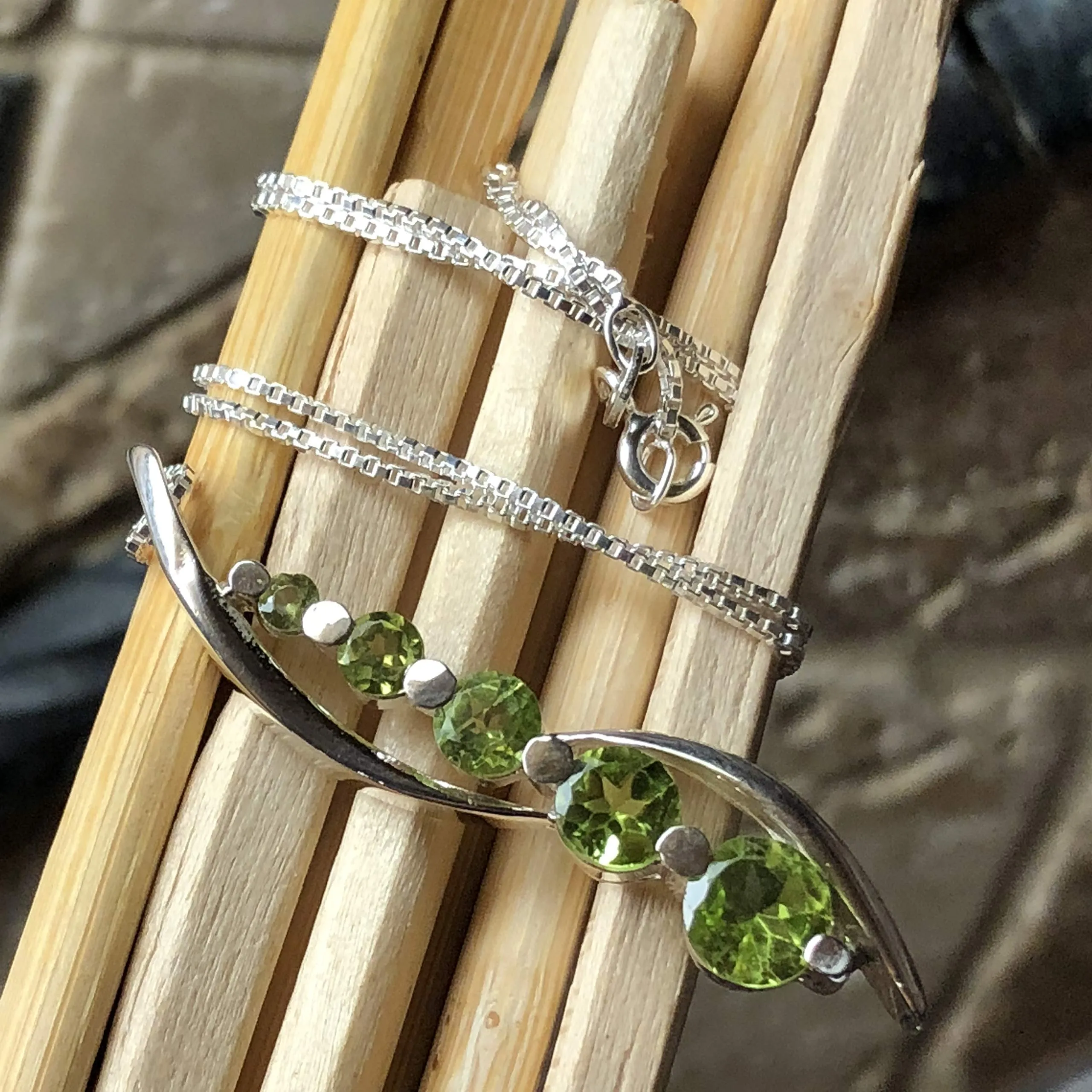 Natural 2.5ct Green Peridot 925 Solid Sterling Silver Journey Pendant Necklace 16"